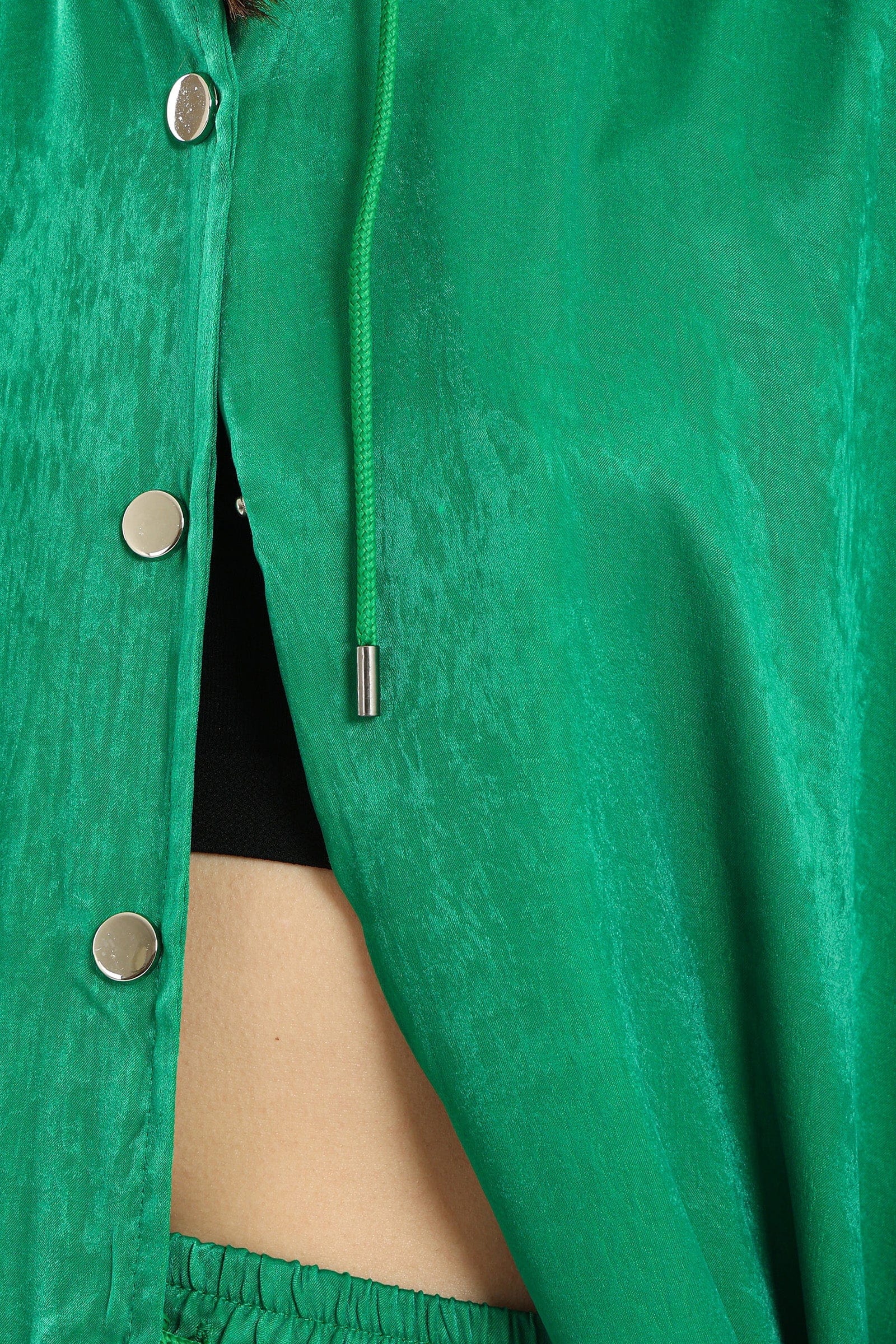 كارينا قميص طويل سادة بأزرار مامية وياقة بأكمام طويلة