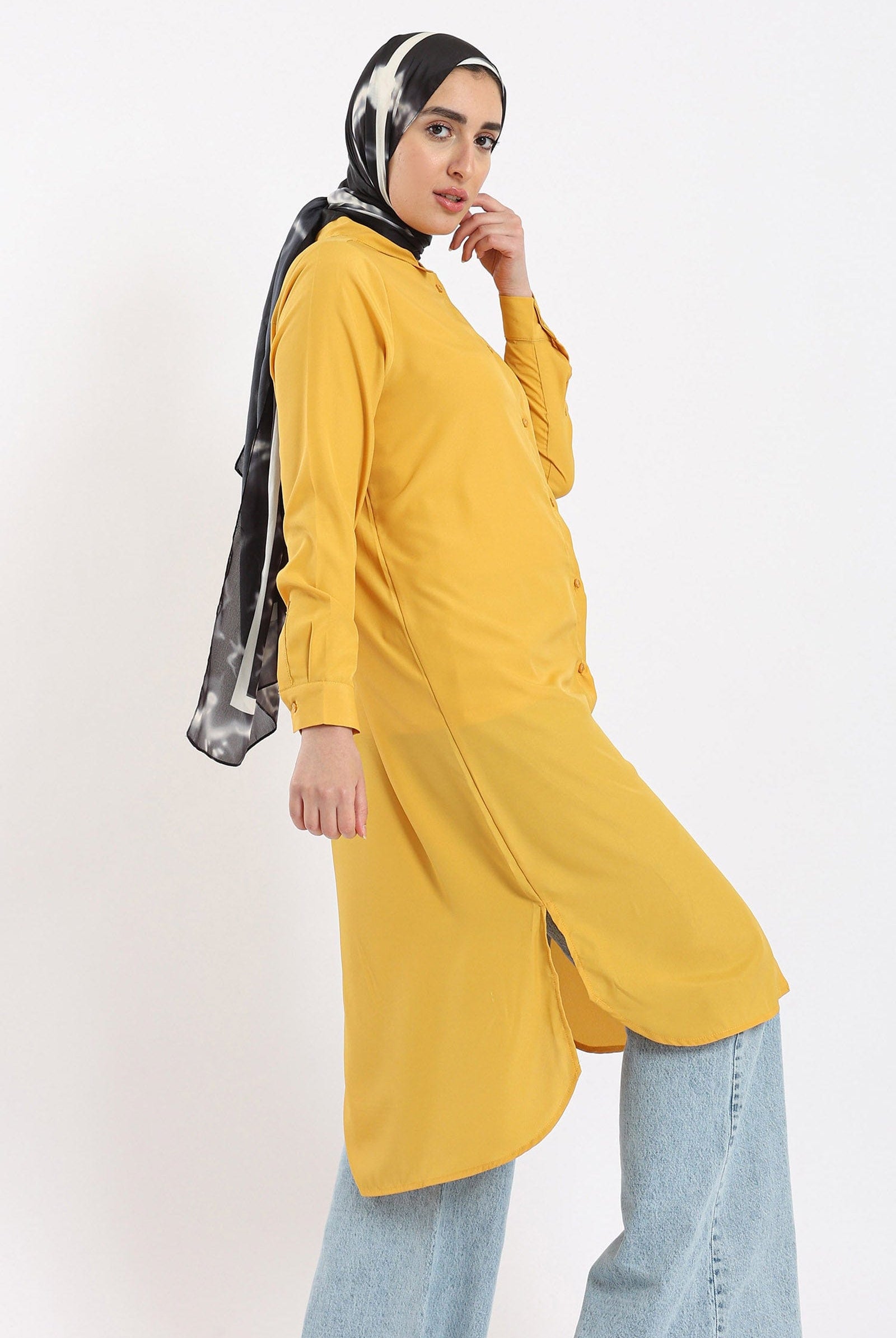 كارينا فستان قميص ميدي بأزرار أمامية بأكمام طويلة