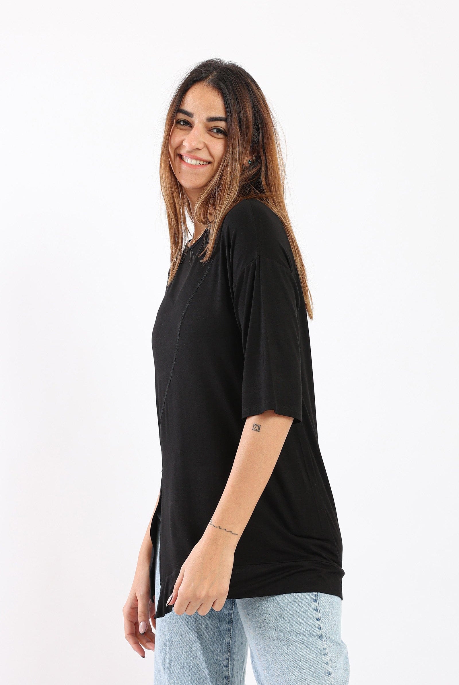 كارينا بلوزة واسعة بفتحة من الجانب كم طويل