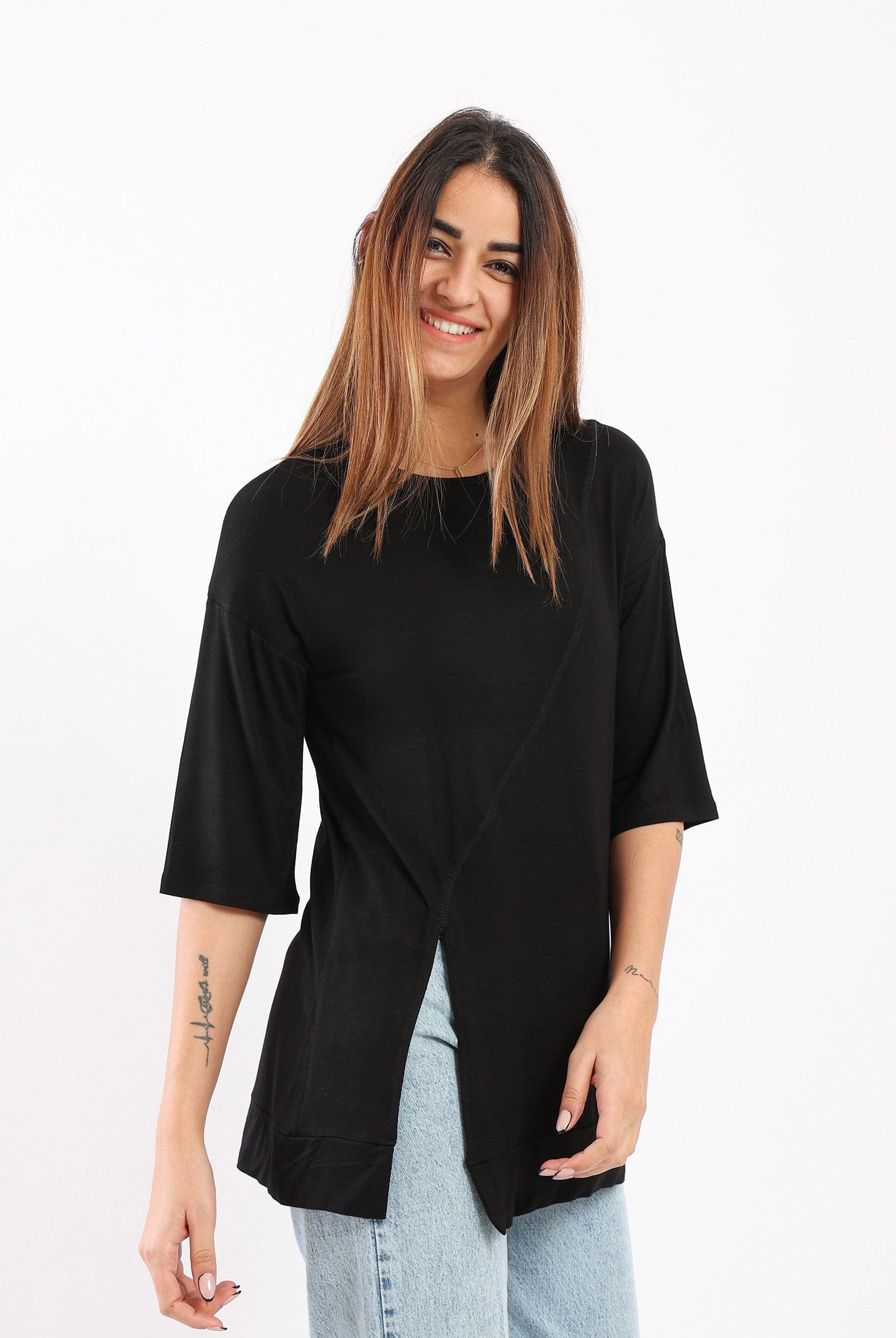 كارينا بلوزة واسعة بفتحة من الجانب كم طويل