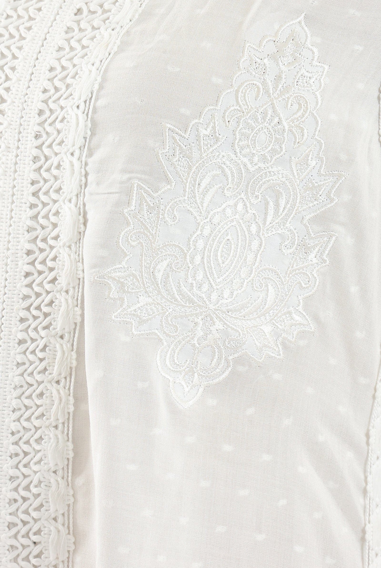 كارينا فستان شبك مطرز كم طويل نسائي