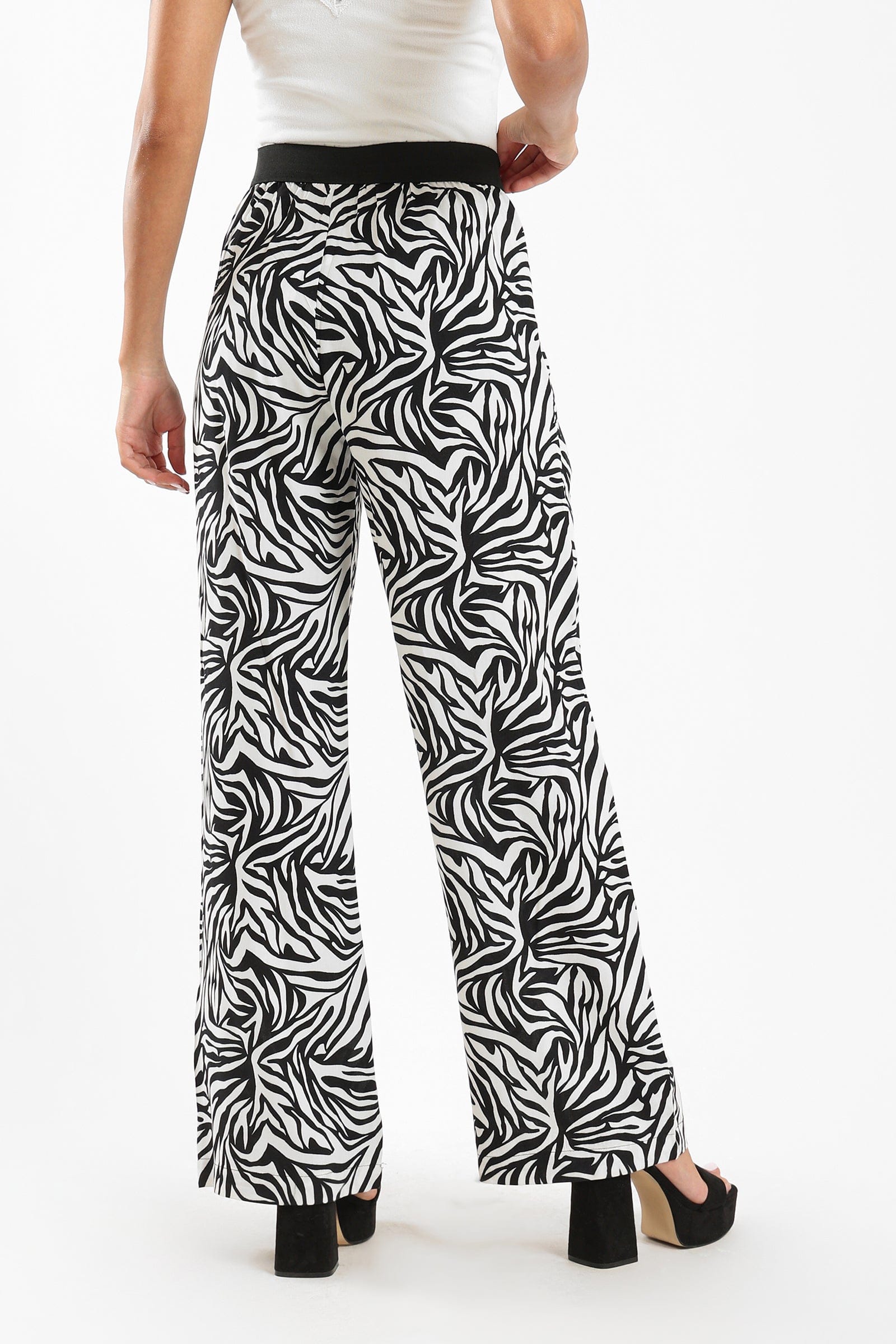 كارينا بنطال بخصر مطاطي نسائي منقوش أسود