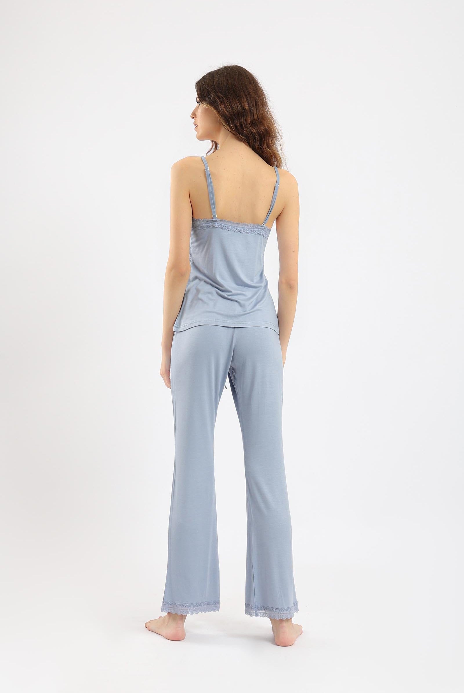 كارينا طقم بيجامة مريحة بلوزة حمالات وبنطلون