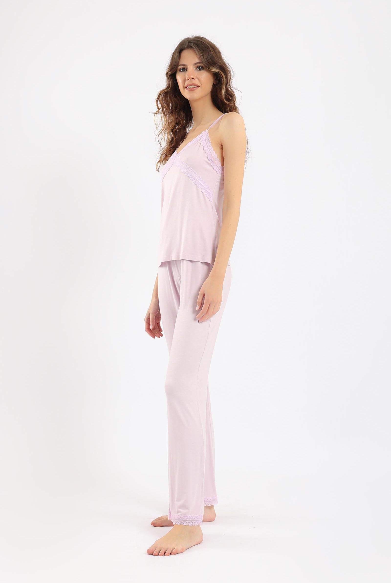 كارينا طقم بيجامة مريحة بلوزة حمالات وبنطلون