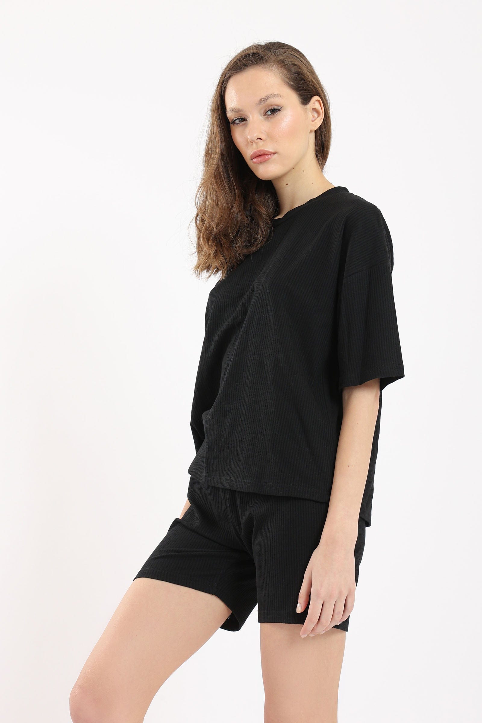 كارينا طقم بيجامة تيشيرت برقبة دائرية مضلعة مع شورت