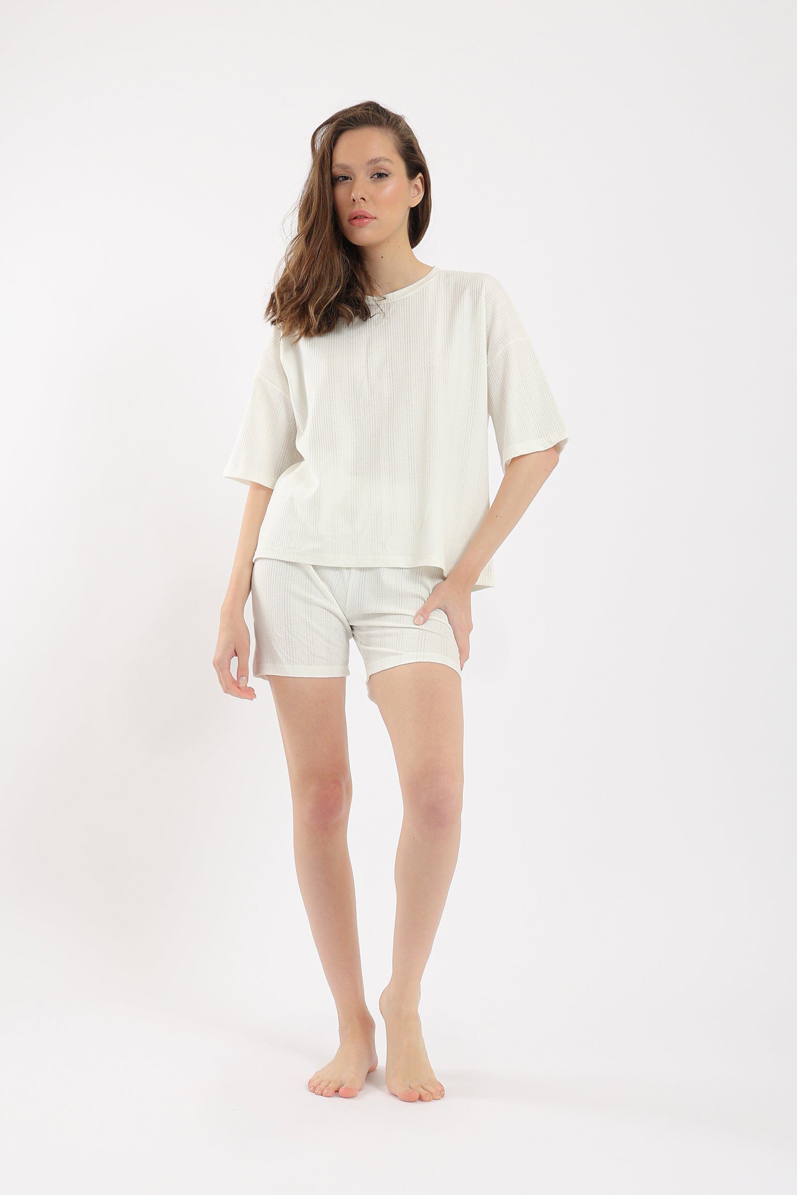 كارينا طقم بيجامة تيشيرت برقبة دائرية مضلعة مع شورت