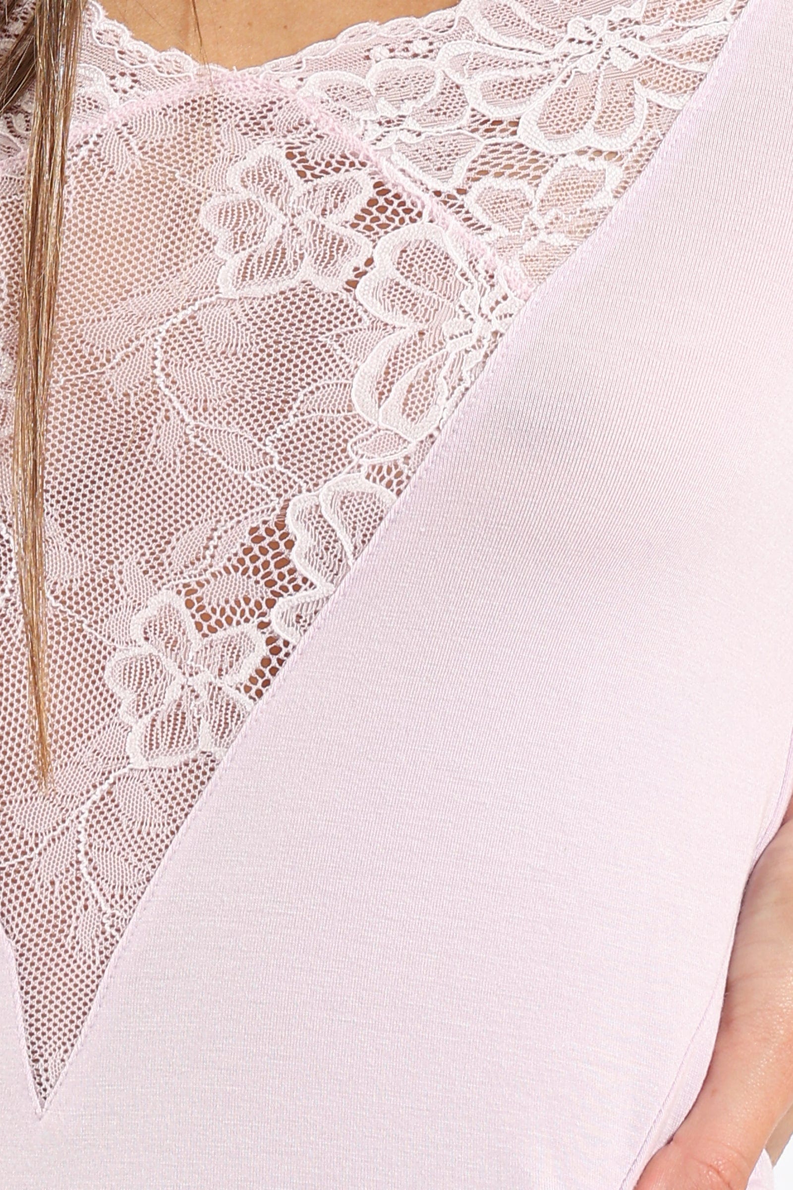 كارينا قميص نوم دانتيل قصير مفتوح من الجانبين