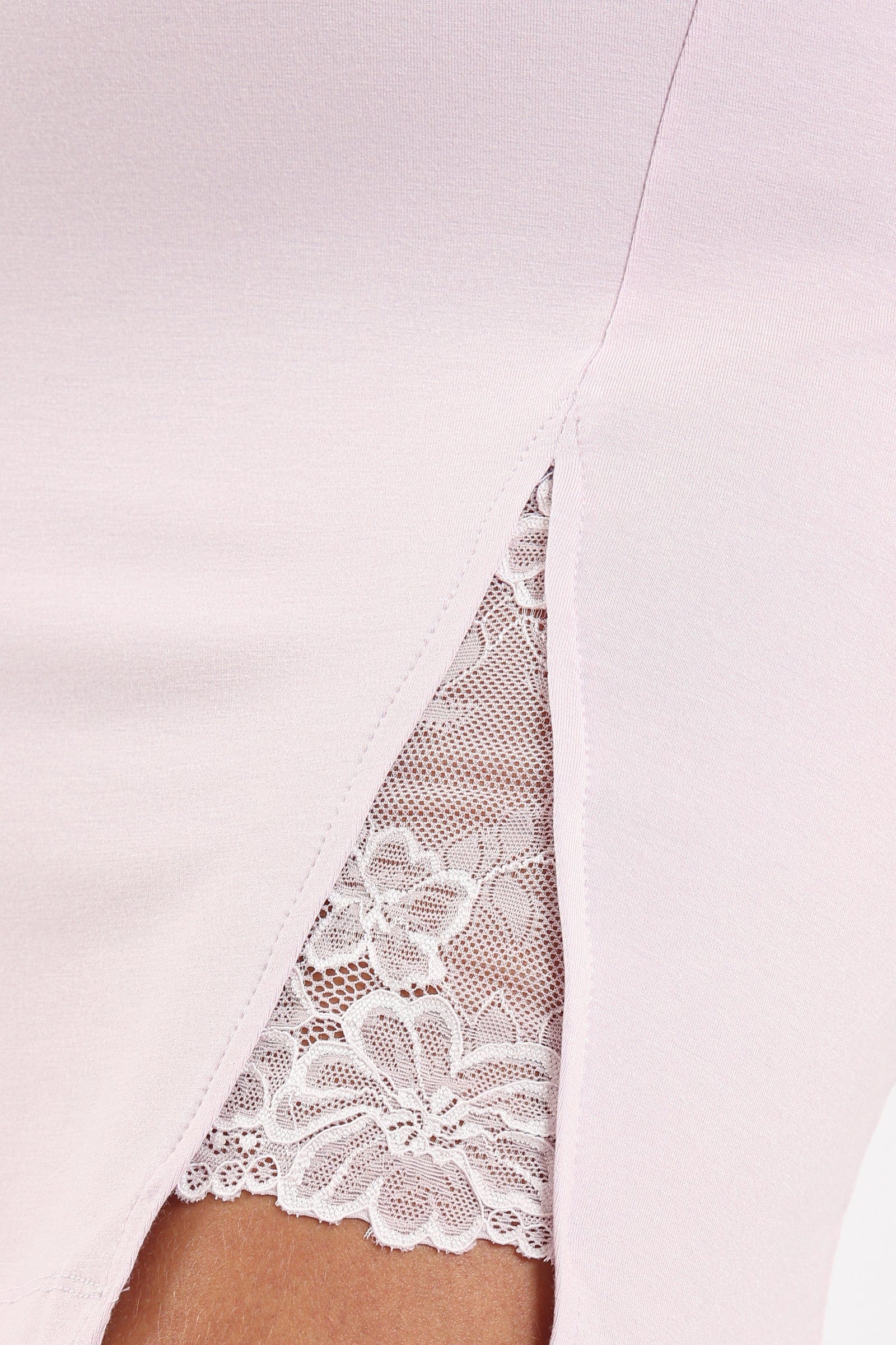 كارينا قميص نوم دانتيل قصير مفتوح من الجانبين