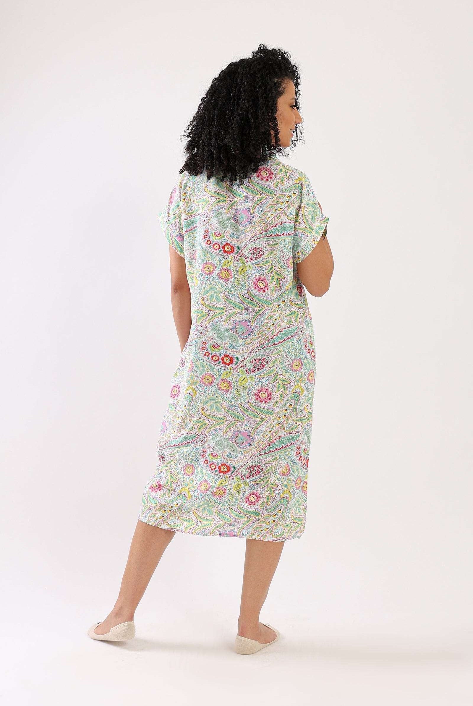 كارينا قميص نوم طويل مطبوع بأزرار أمامية ملون