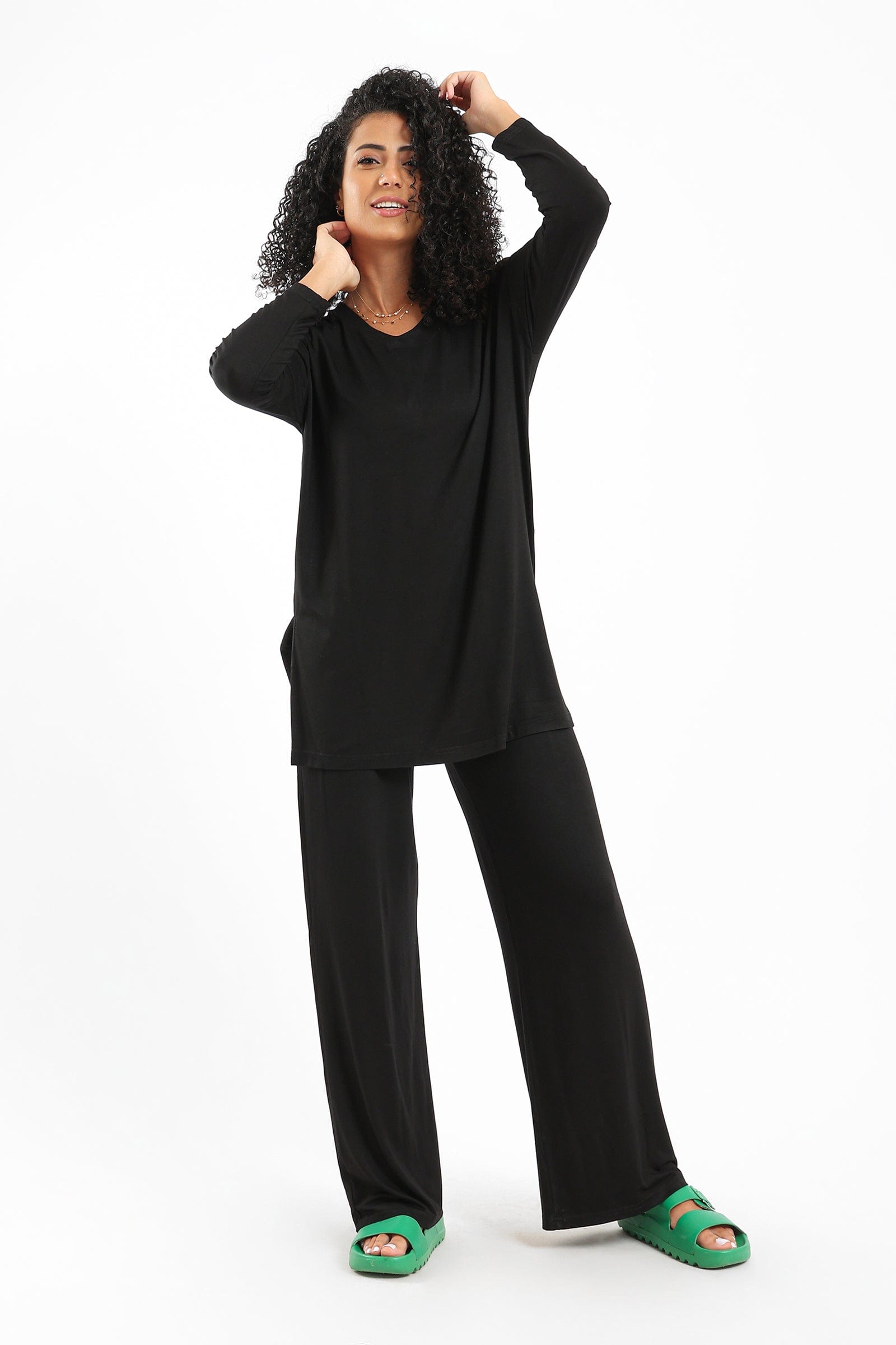 كارينا بلوزة سادة واسعة مريحة كم طويل