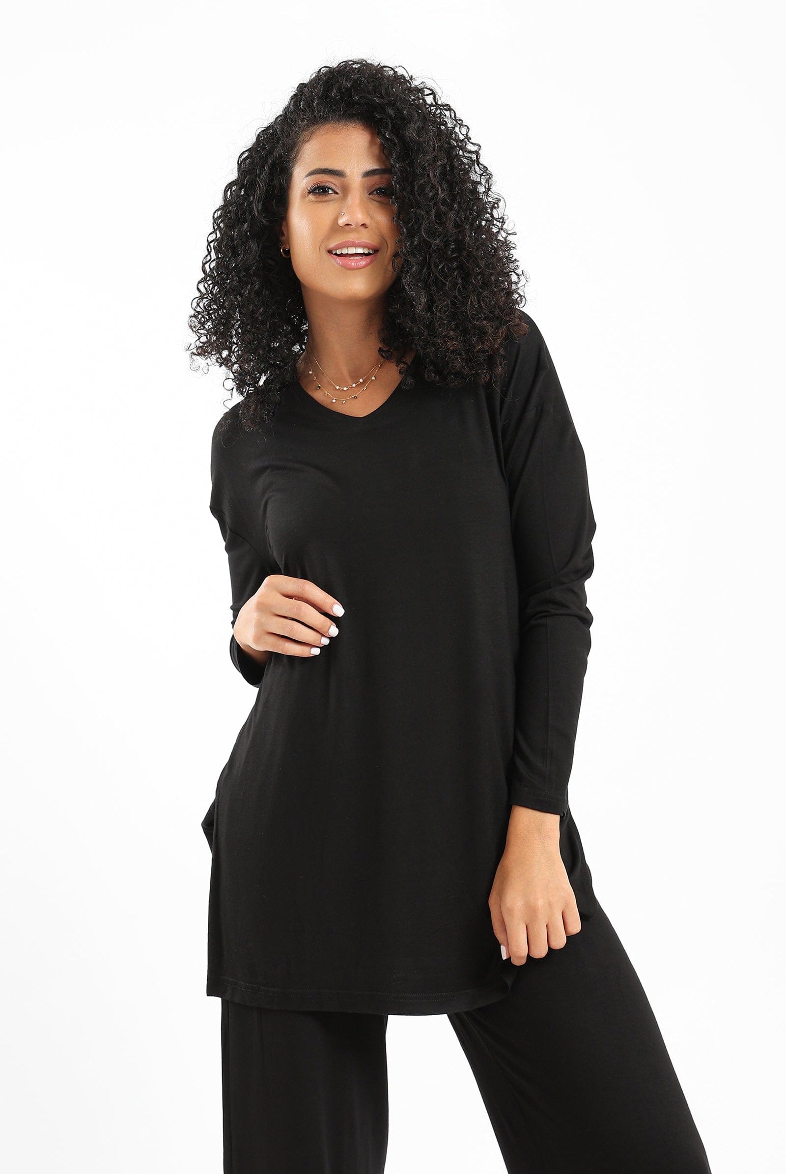 كارينا بلوزة سادة واسعة مريحة كم طويل