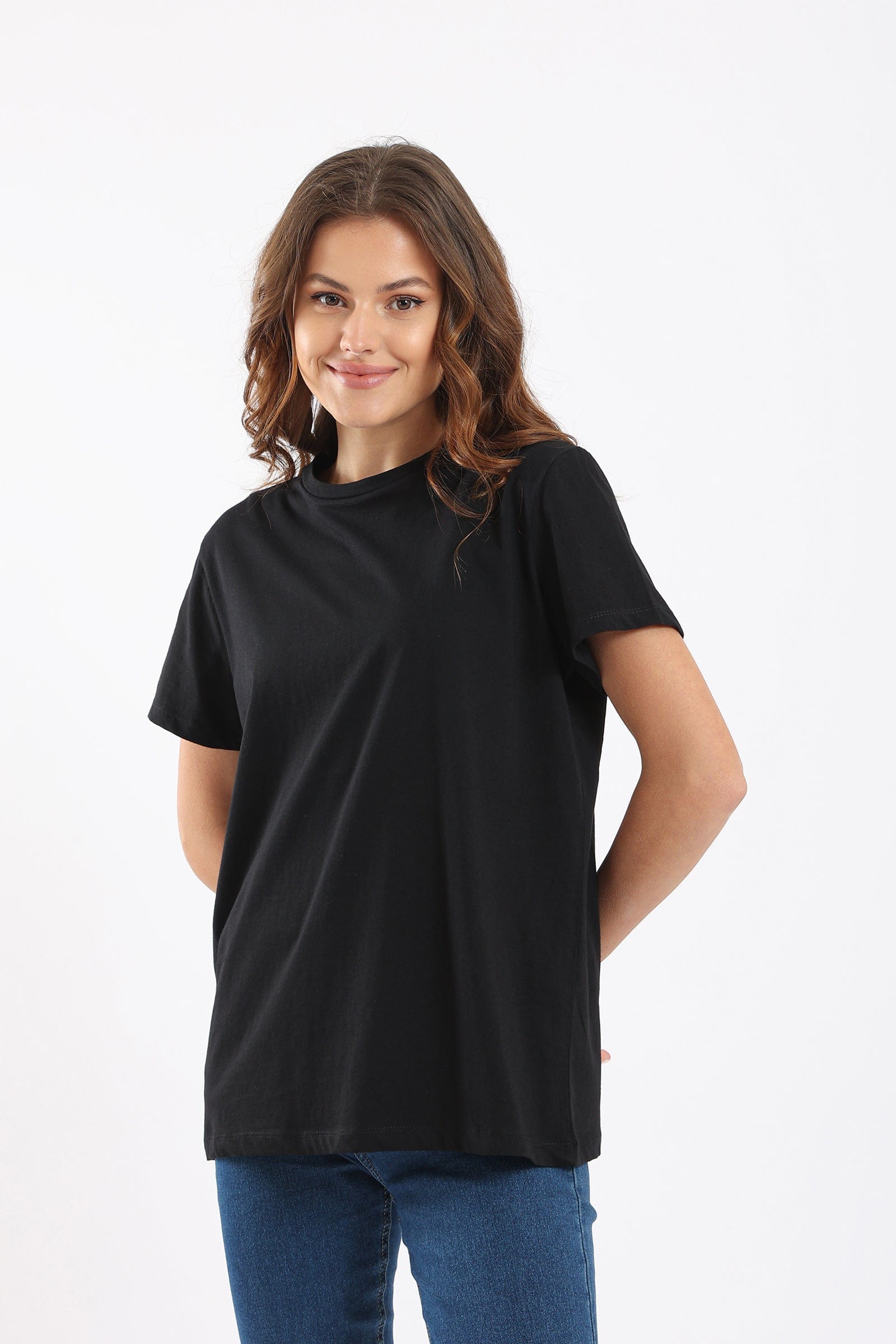 كارينا تيشيرت نص كم سادة نسائي