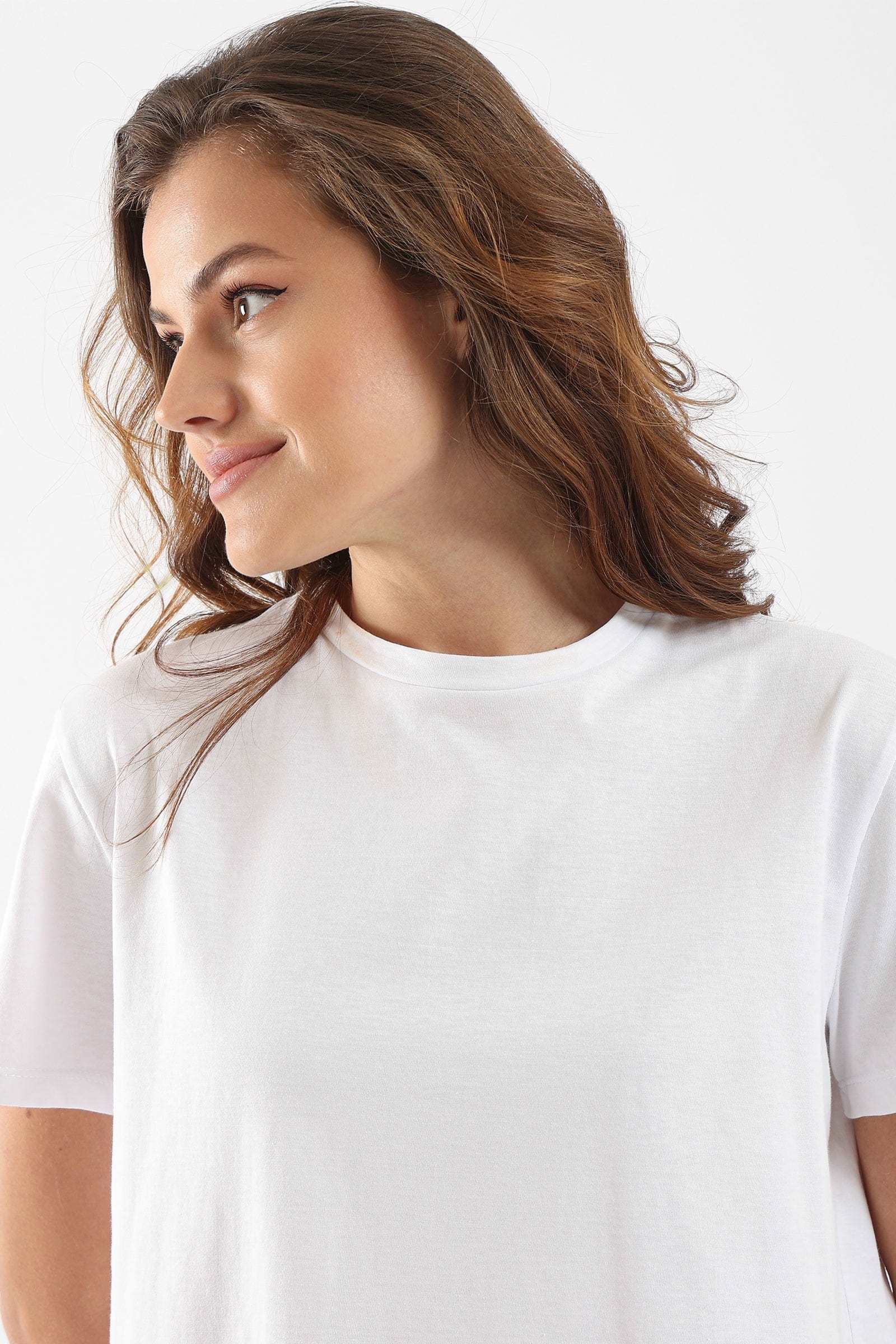 كارينا تيشيرت نص كم سادة نسائي