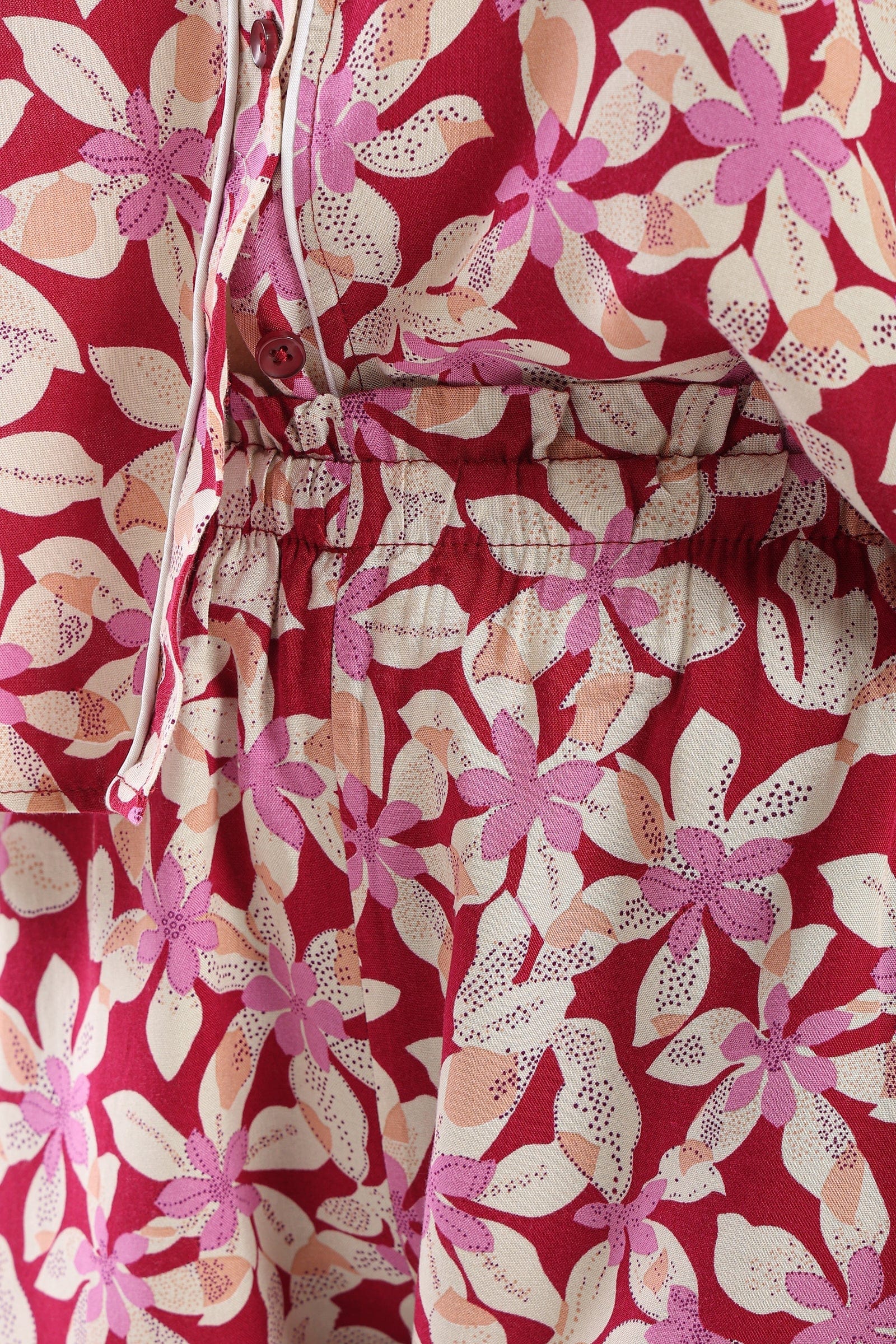 كارينا طقم بيجامة قميص وشورت بطبعة مشجرة كم قصير ملون