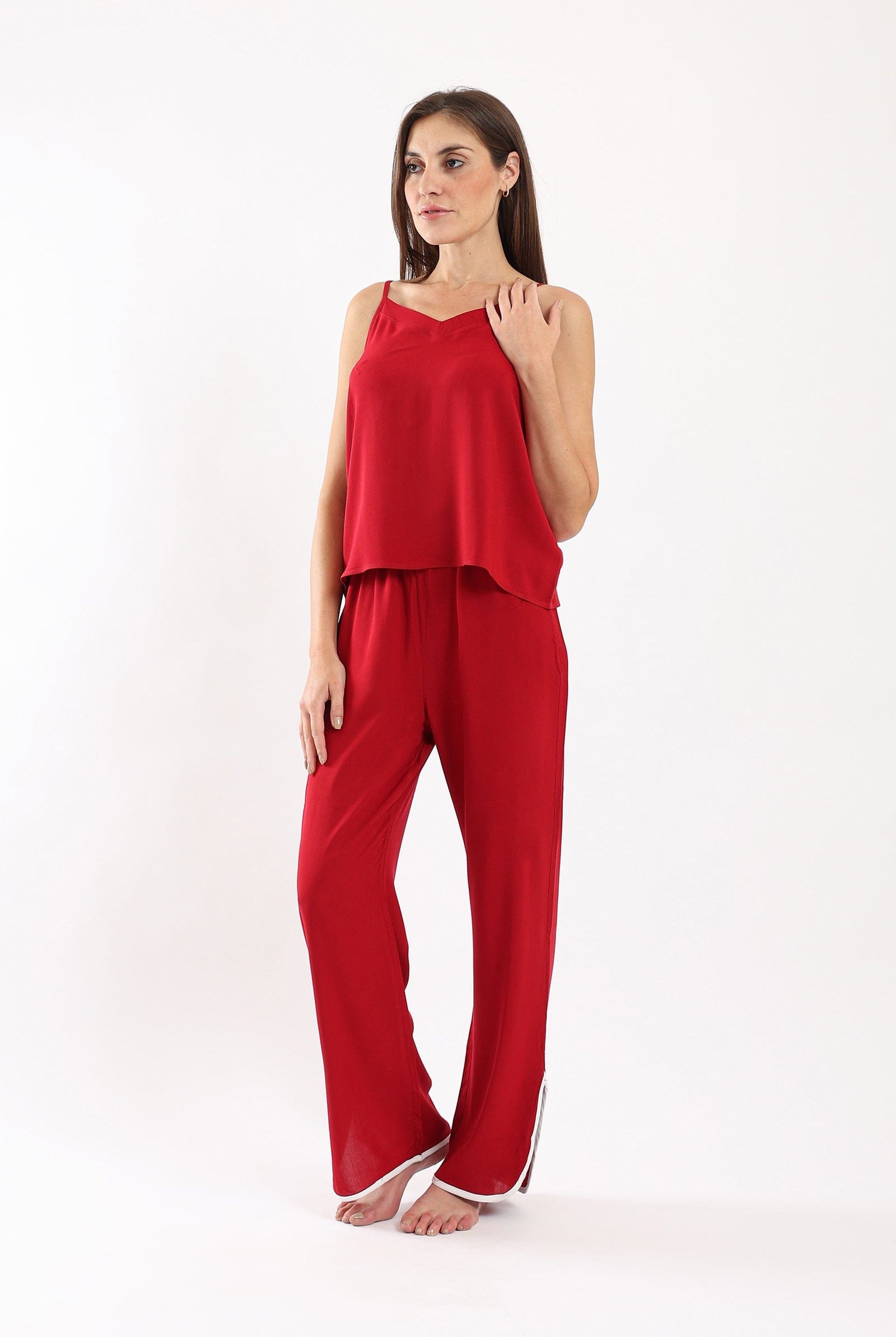 كارينا طقم بيجامة بلوزة حمالات وبنطلون طويل وواسع