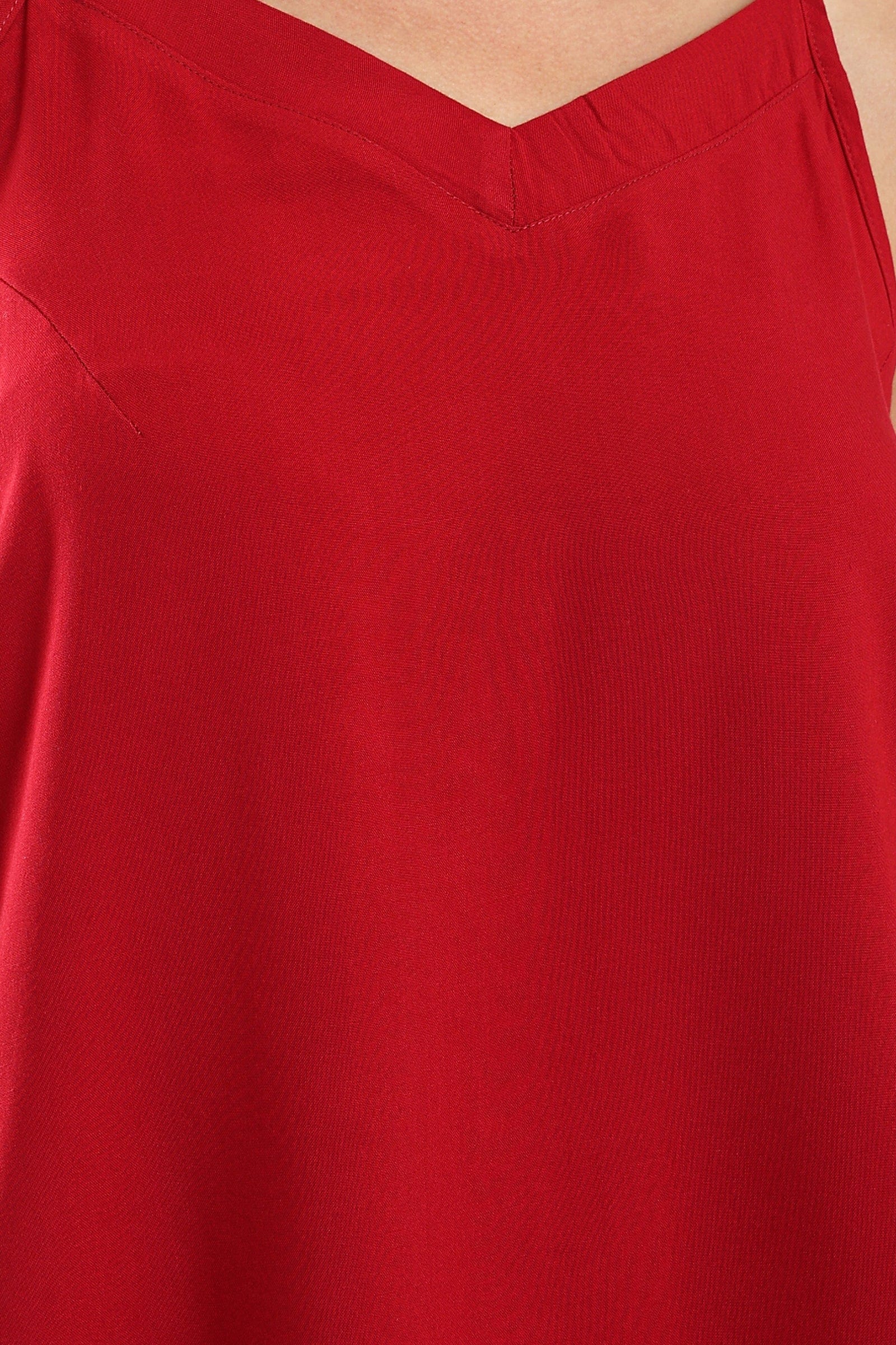 كارينا طقم بيجامة بلوزة حمالات وبنطلون طويل وواسع