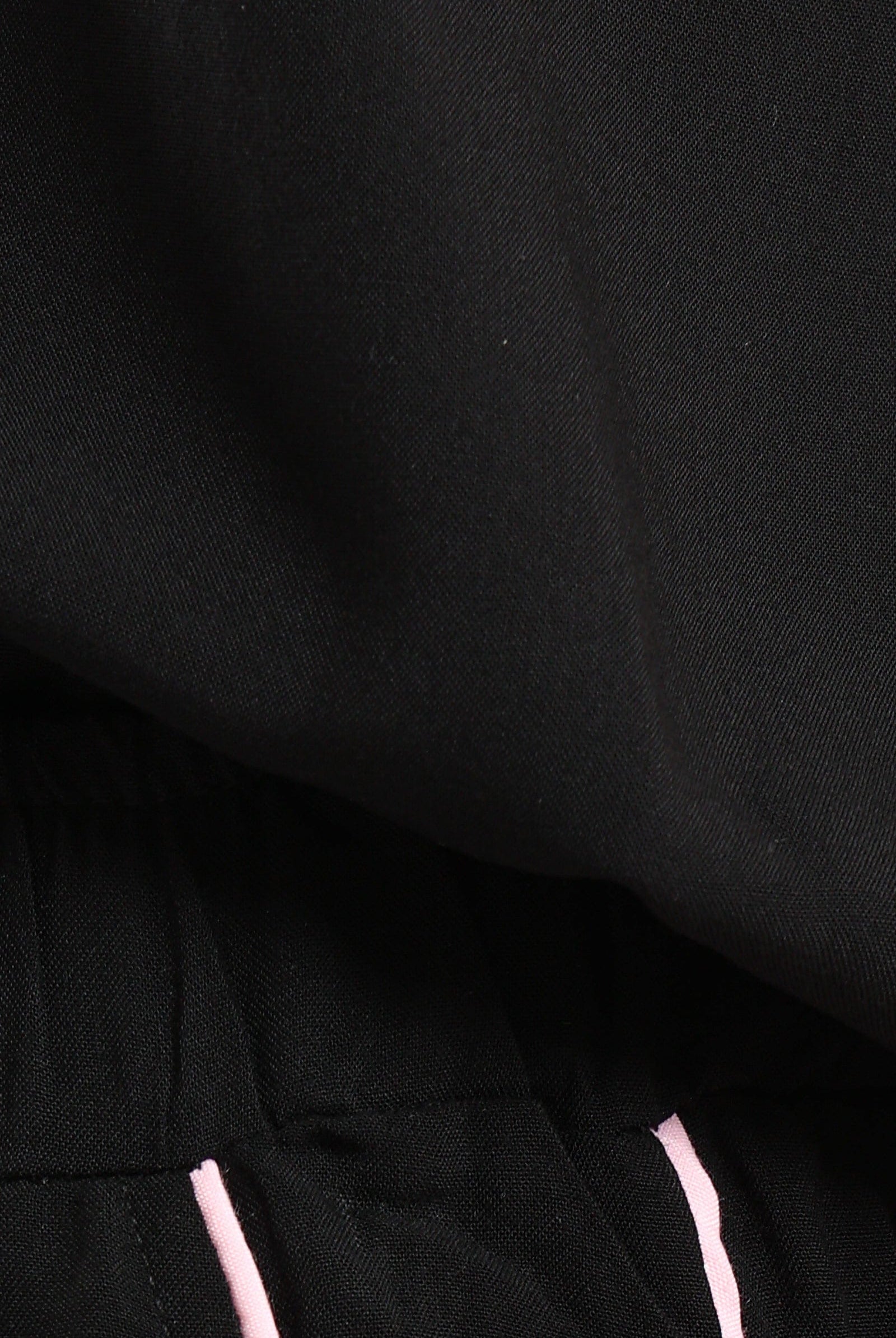 كارينا طقم بيجامة بلوزة وبنطلون بفتحة رقبة على شكل V