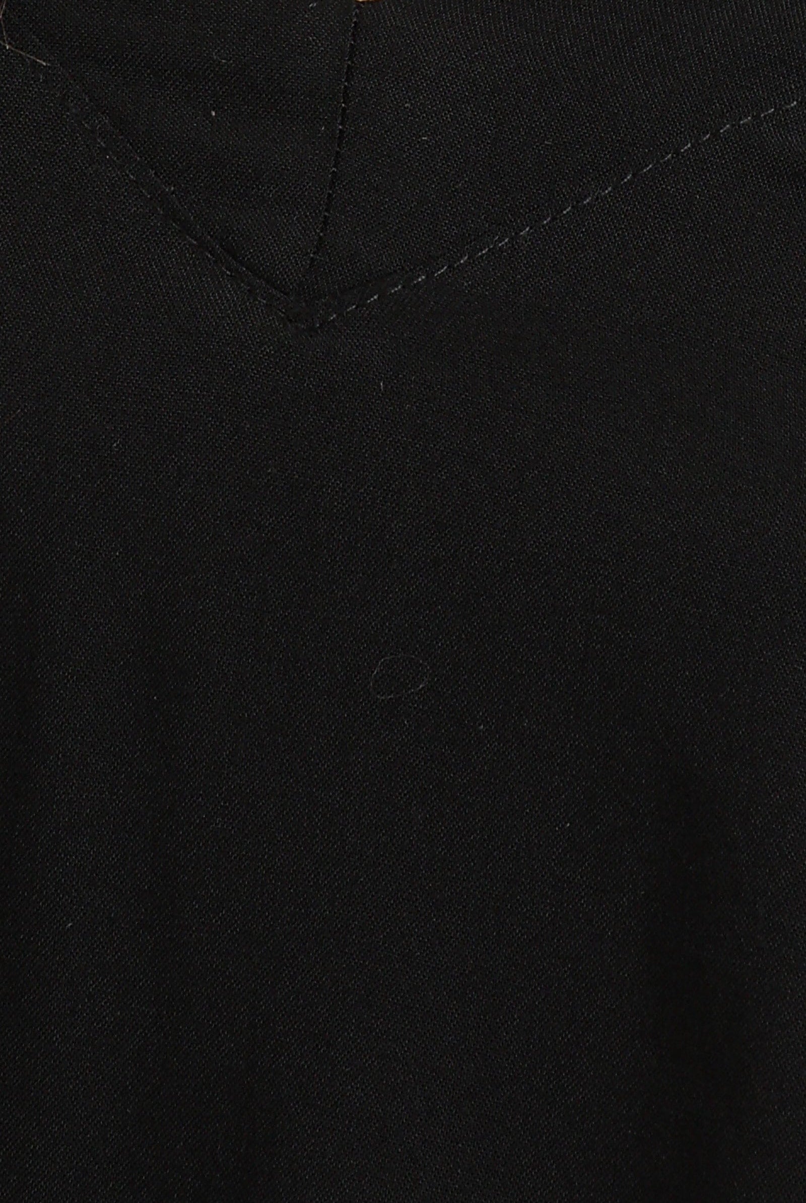 كارينا طقم بيجامة بلوزة وبنطلون بفتحة رقبة على شكل V