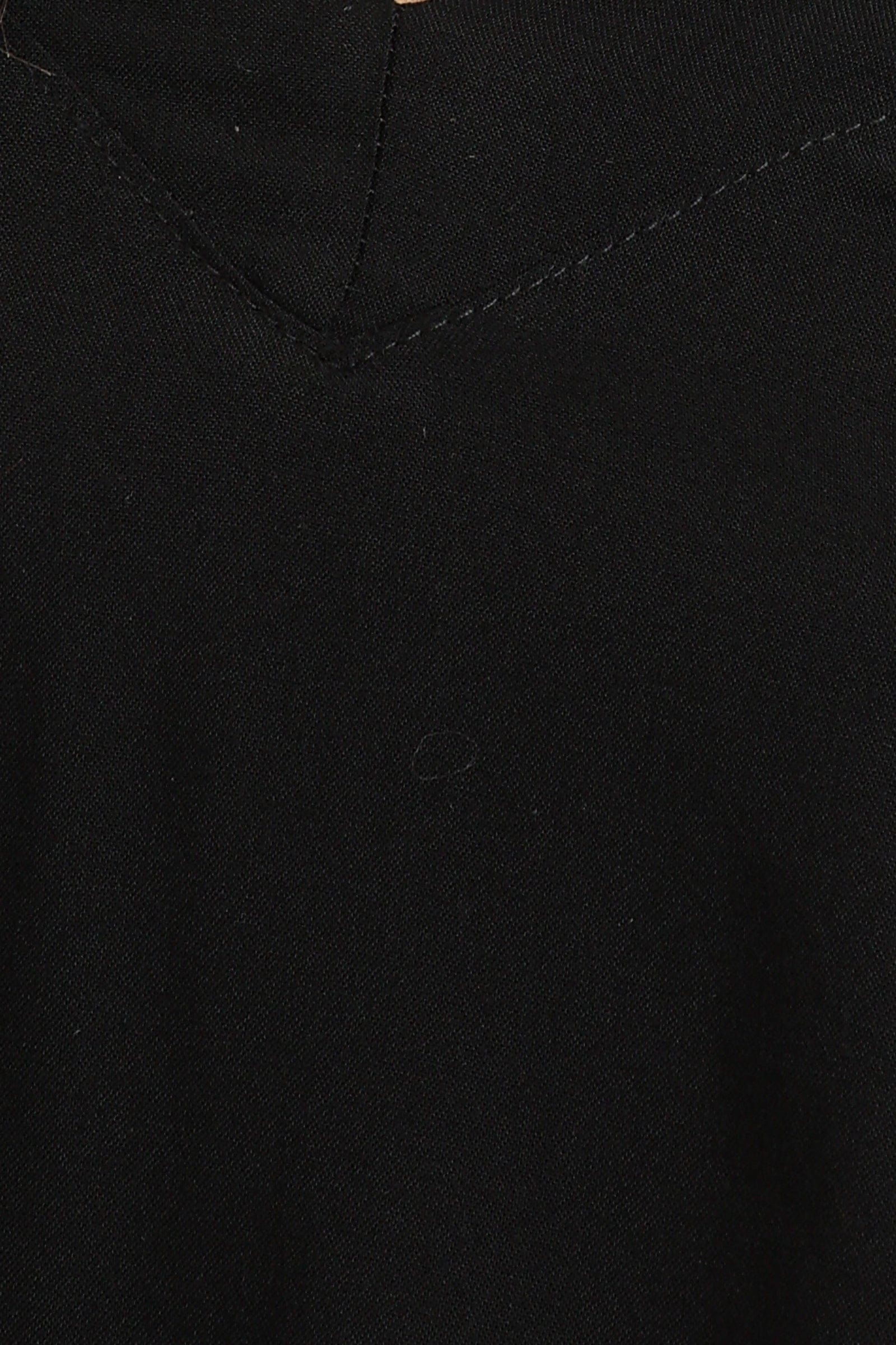 كارينا طقم بيجامة بلوزة وبنطلون بفتحة رقبة على شكل V