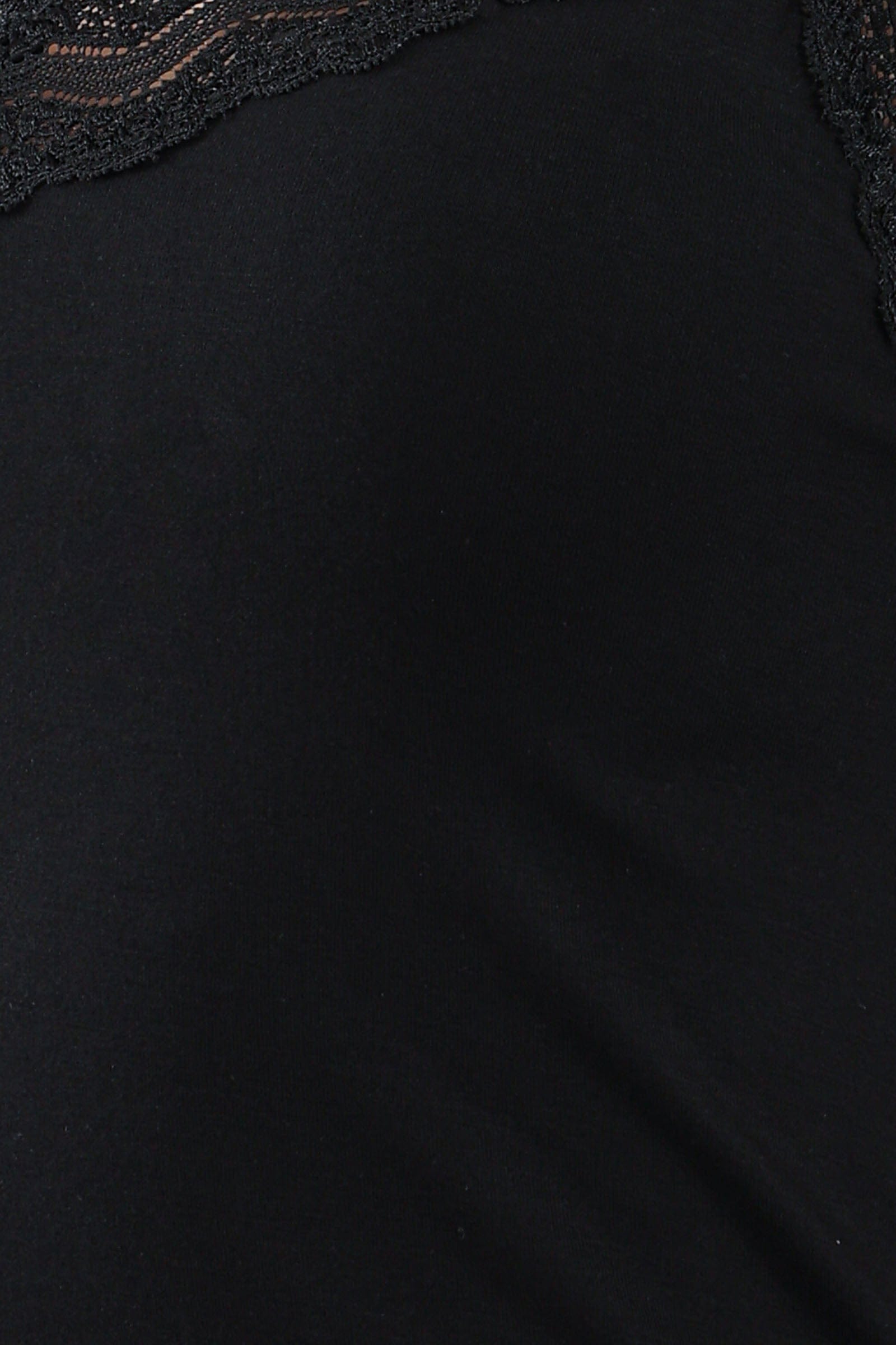 كارينا قميص نوم قصير مزين بدانتيل