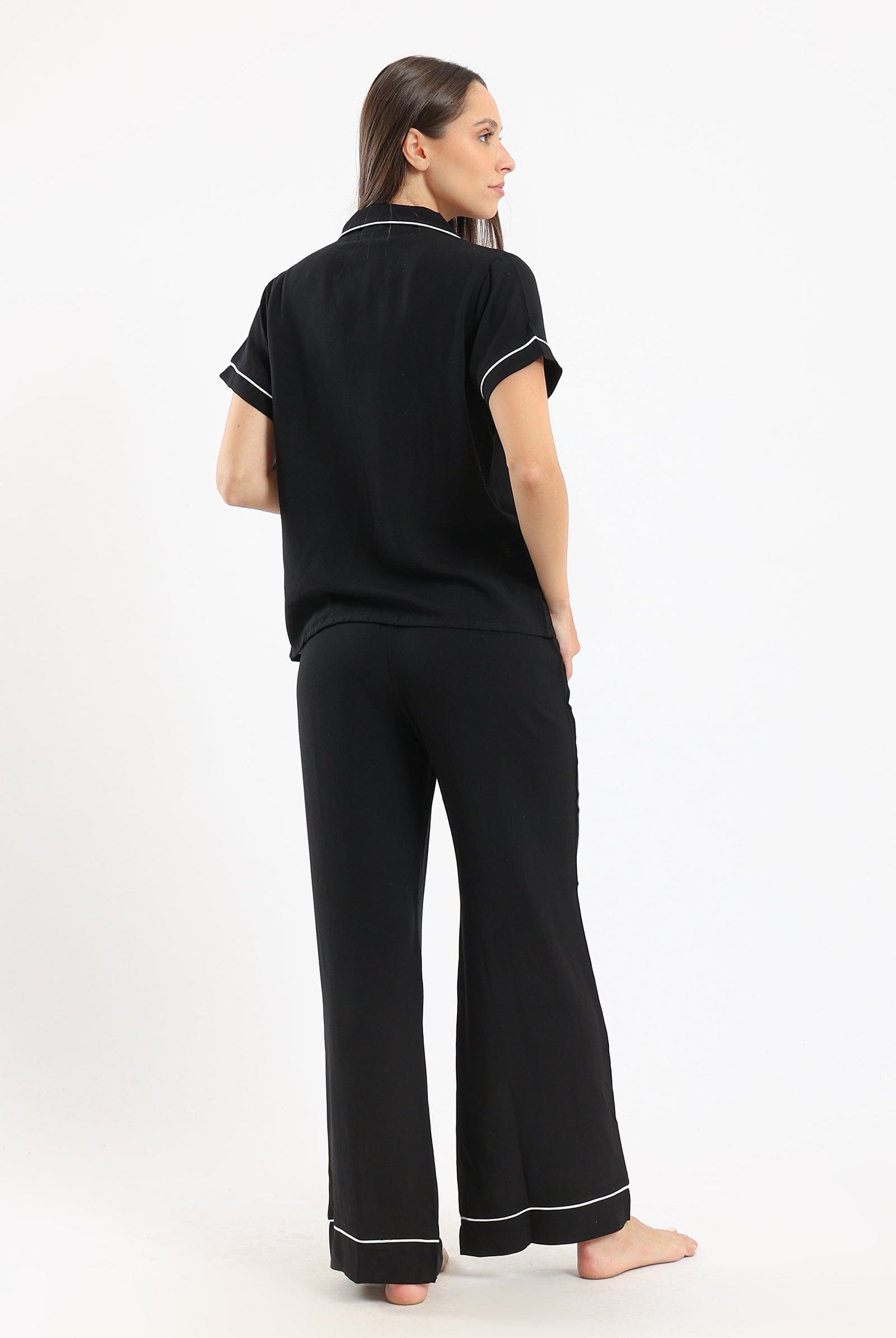 كارينا طقم بيجامة قميص بياقة كم قصير وبنطلون