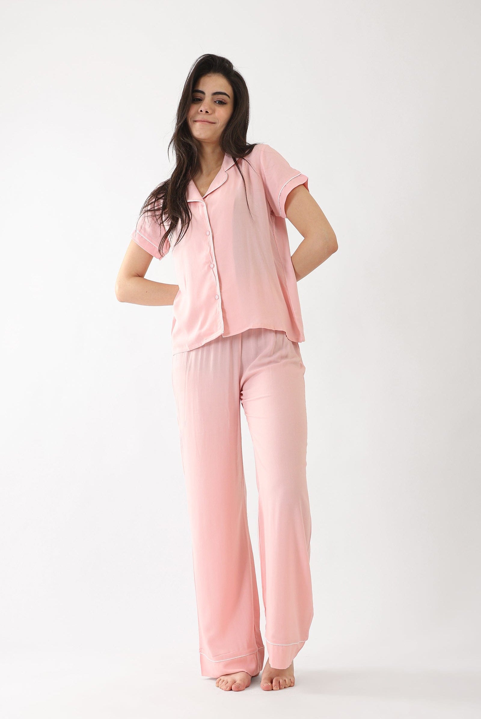 كارينا طقم بيجامة قميص بياقة كم قصير وبنطلون