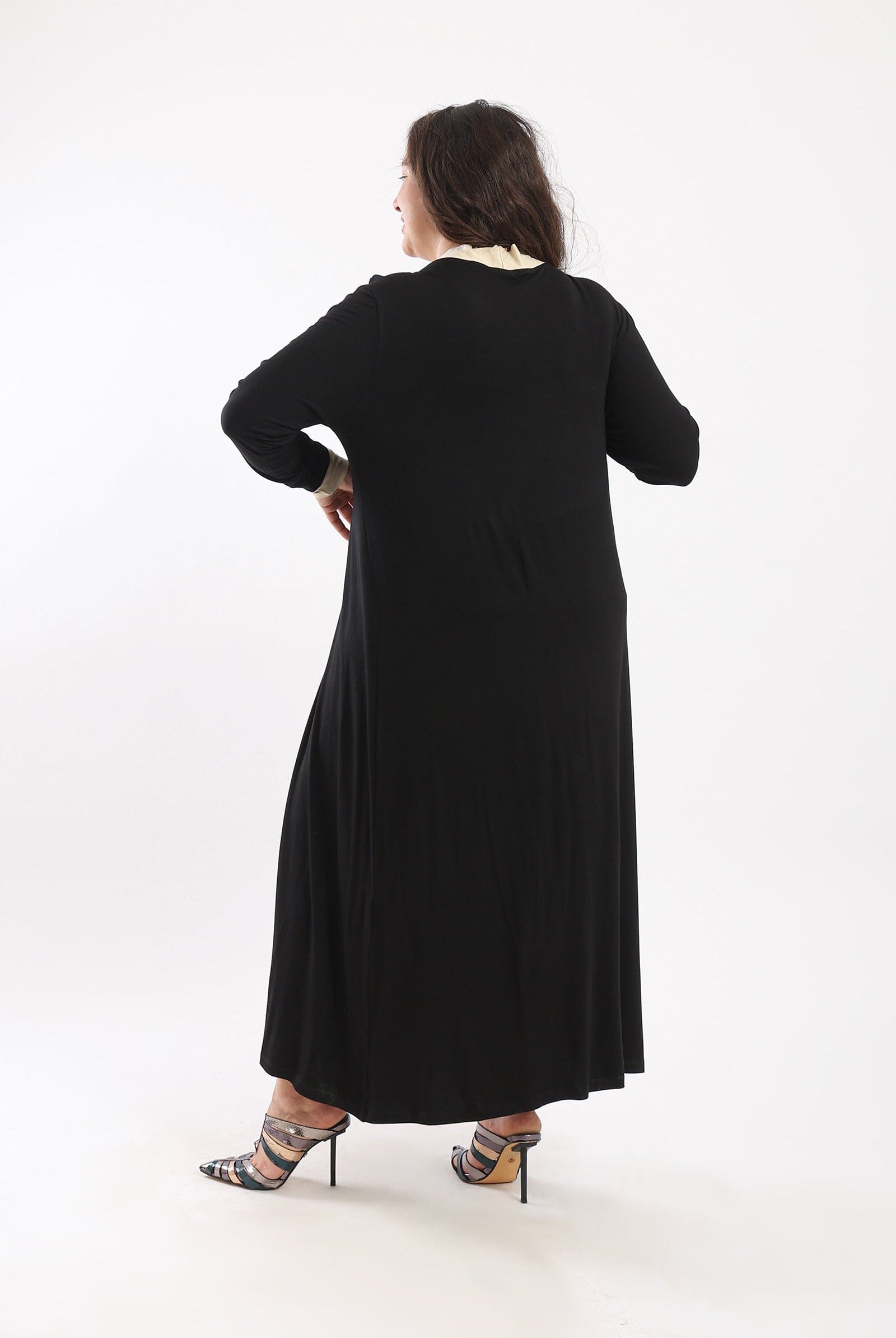 كارينا كيمونو سادة بخط من الأمام أسود