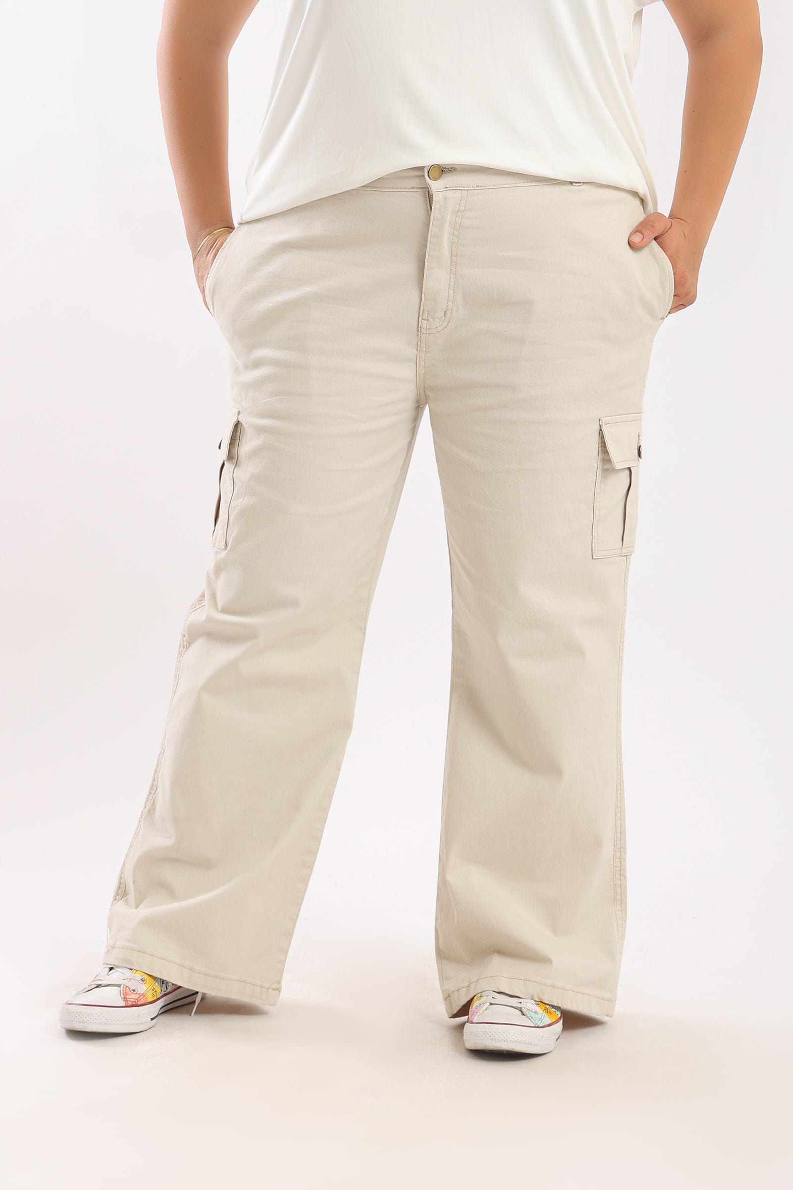 كارينا بنطلون كارجو بجيوب بقصّة مستقيمة