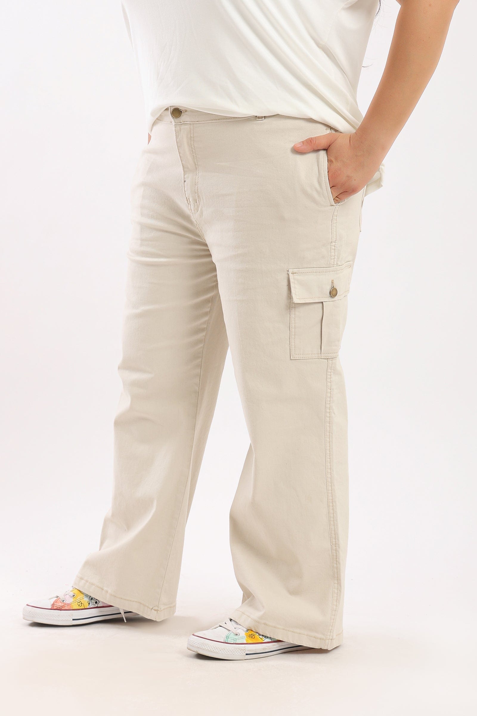 كارينا بنطلون كارجو بجيوب بقصّة مستقيمة