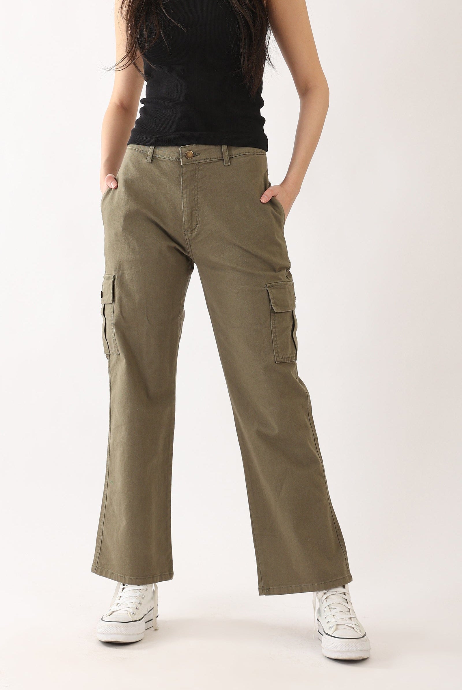 كارينا بنطلون كارجو بجيوب بقصّة مستقيمة