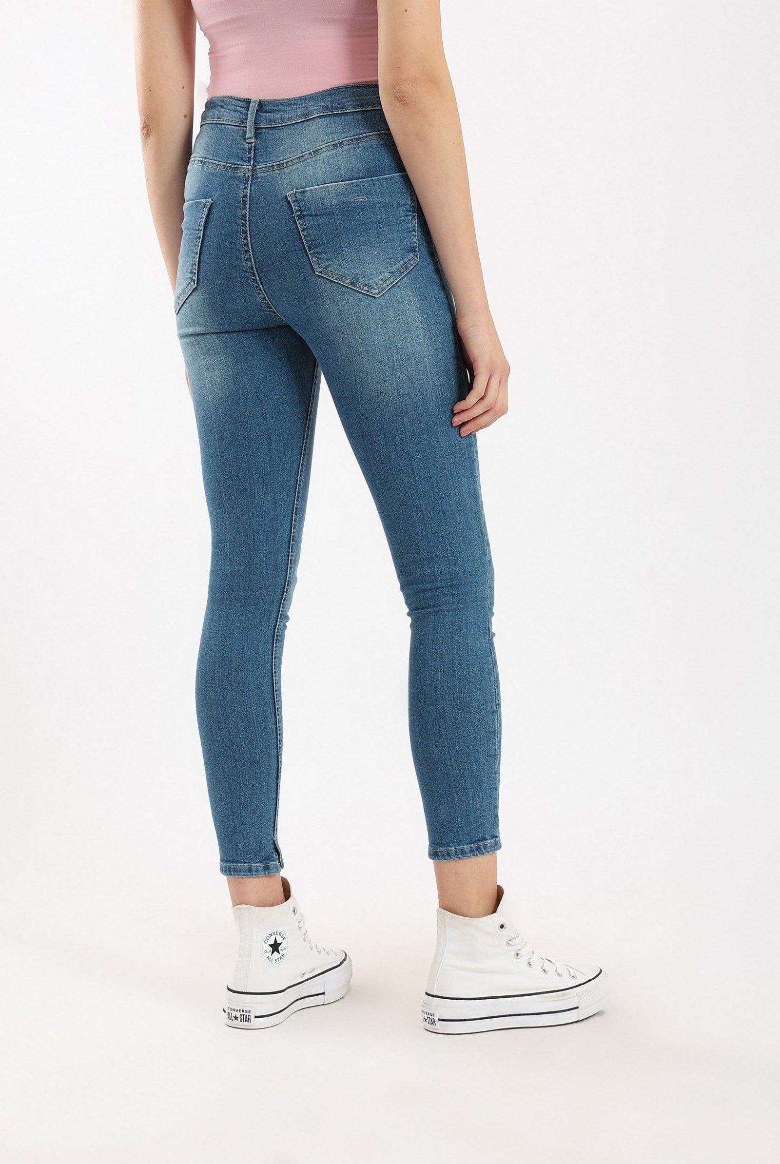 كارينا بنطلون جينز بقصة ضيقة بخصر عالي