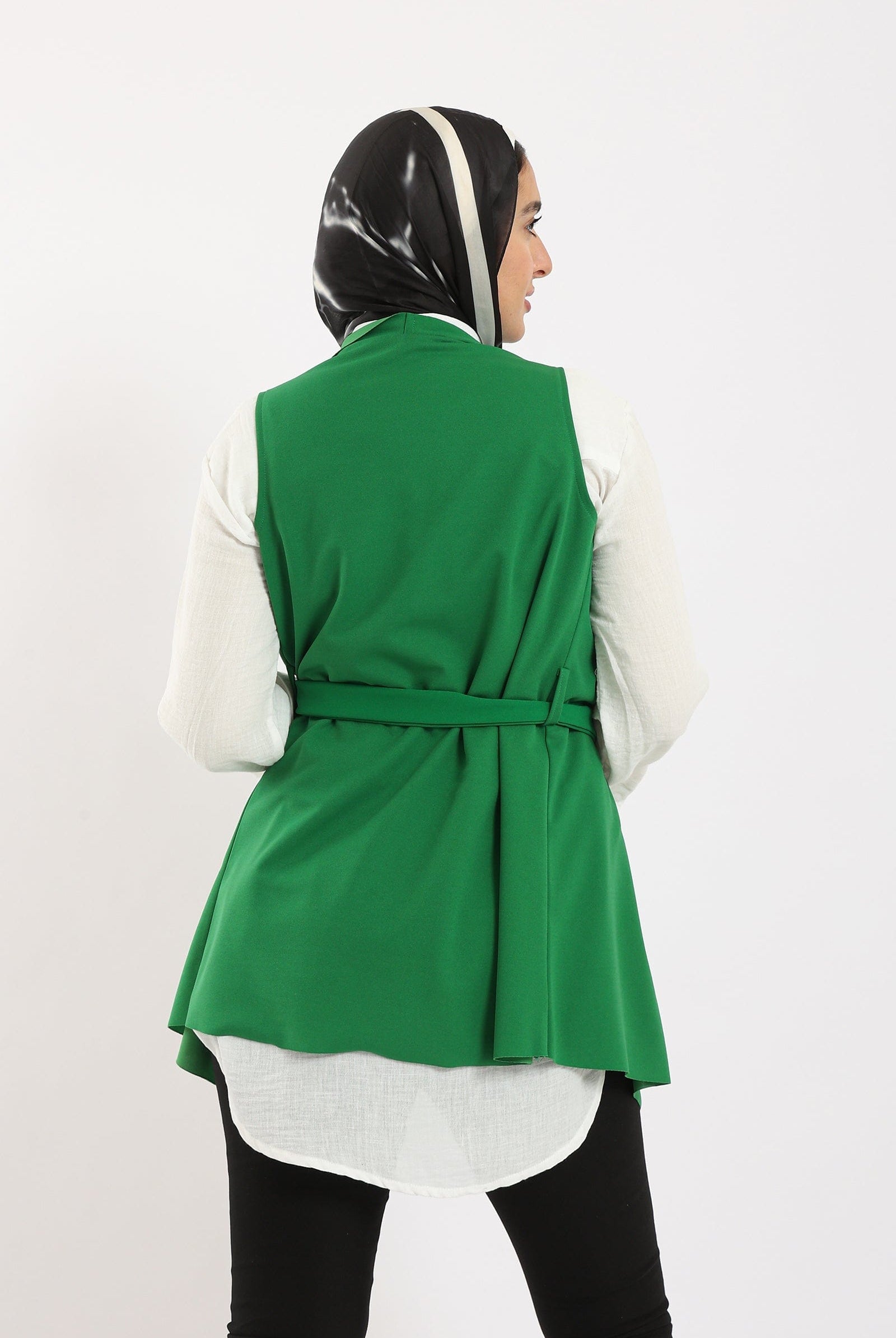 كارينا سترة بدون أكمام سادة برباط