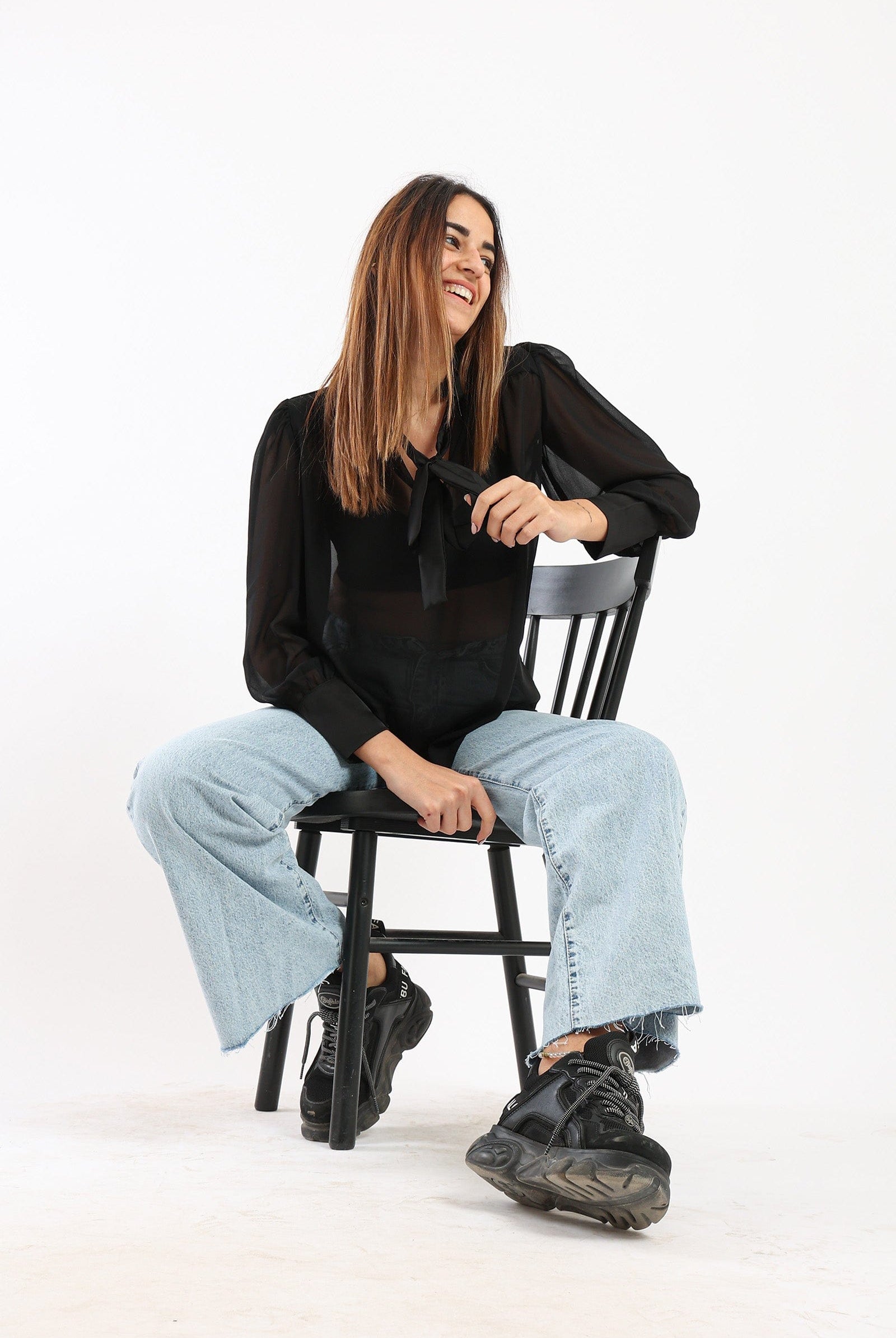 كارينا بلوزة سادة شفافة بربطة عنق كم طويل