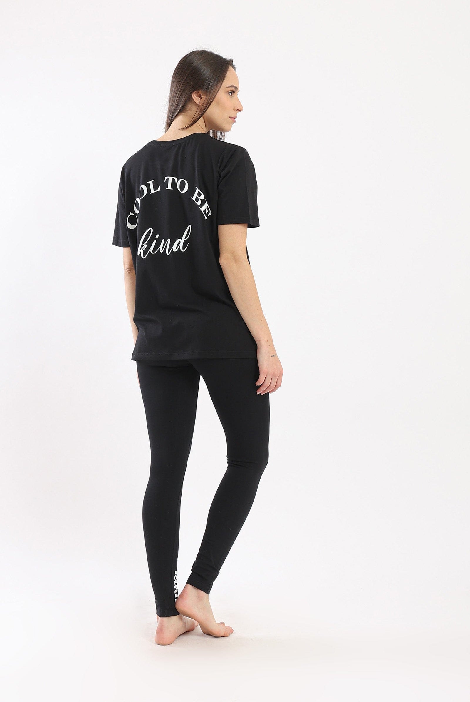 كارينا بيجامة نسائية بنطلون وتي شيرت بطبعة "Cool To Be Kind"
