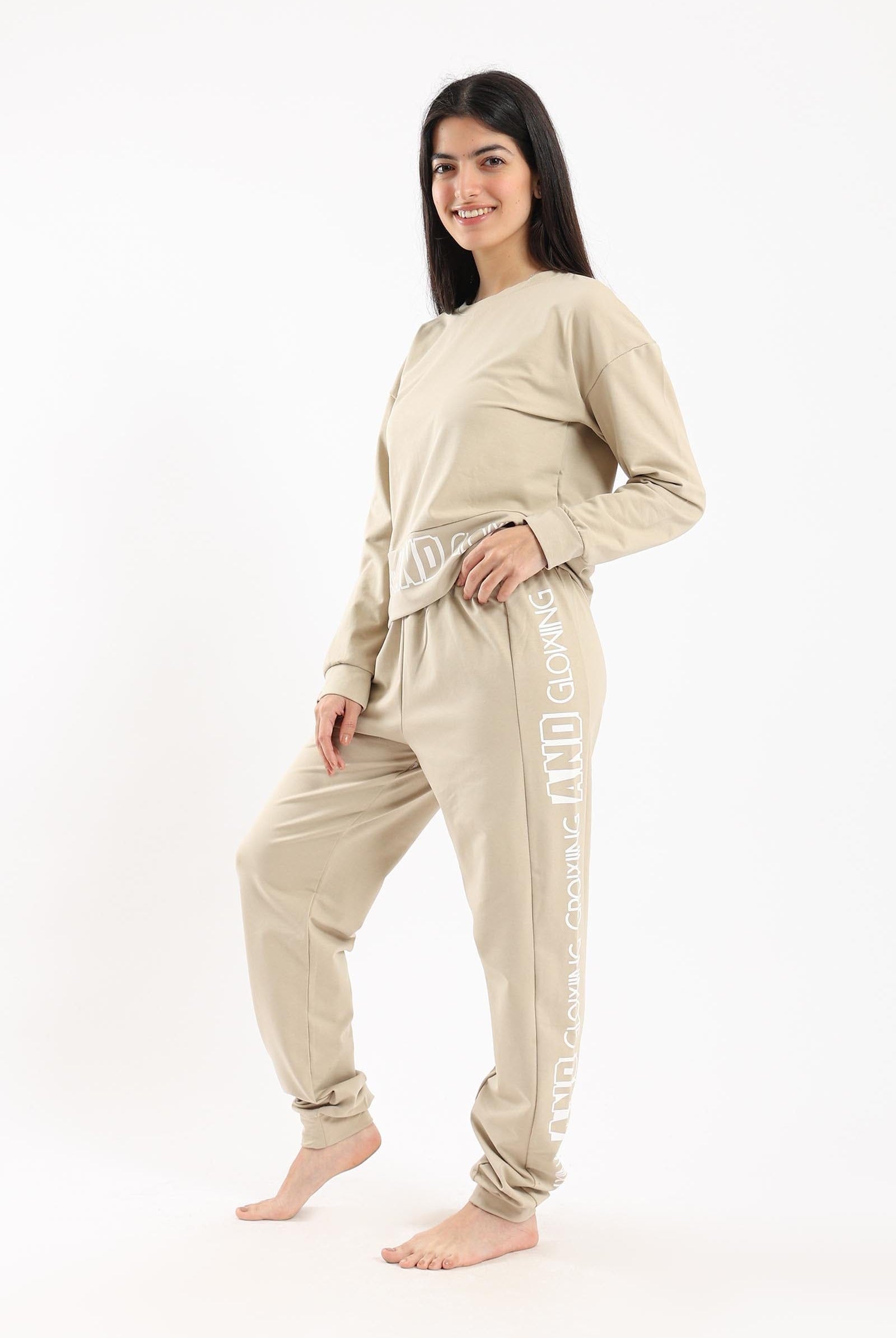 كارينا طقم بيجامة شتوي تيشيرت بطبعة كم طويل وبنطلون