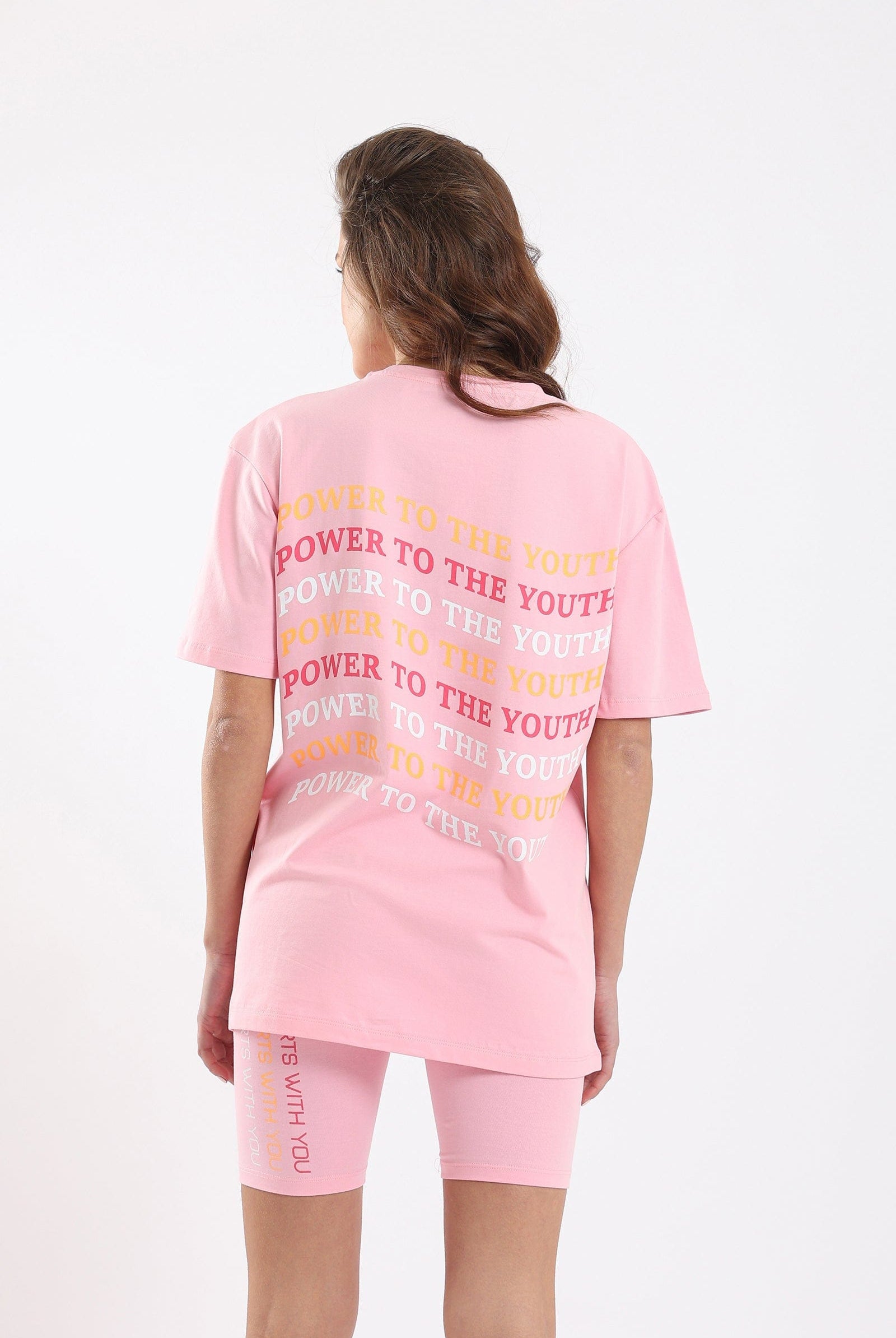 كارينا طقم بيجامة شورت قصير ضيق وتيشيرت أوفر سايز نص كم وردي