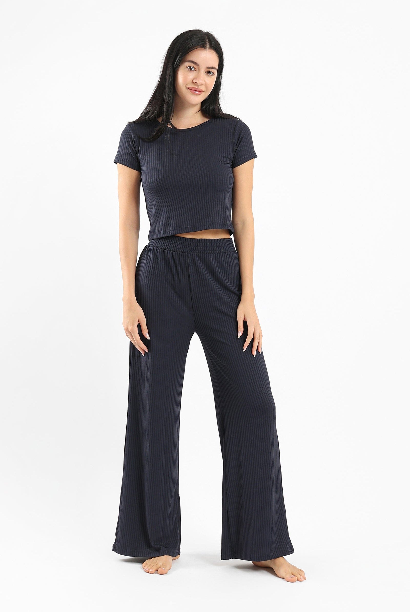 كارينا طقم بيجامة تيشيرت وبنطلون مضلع من الفيسكوز