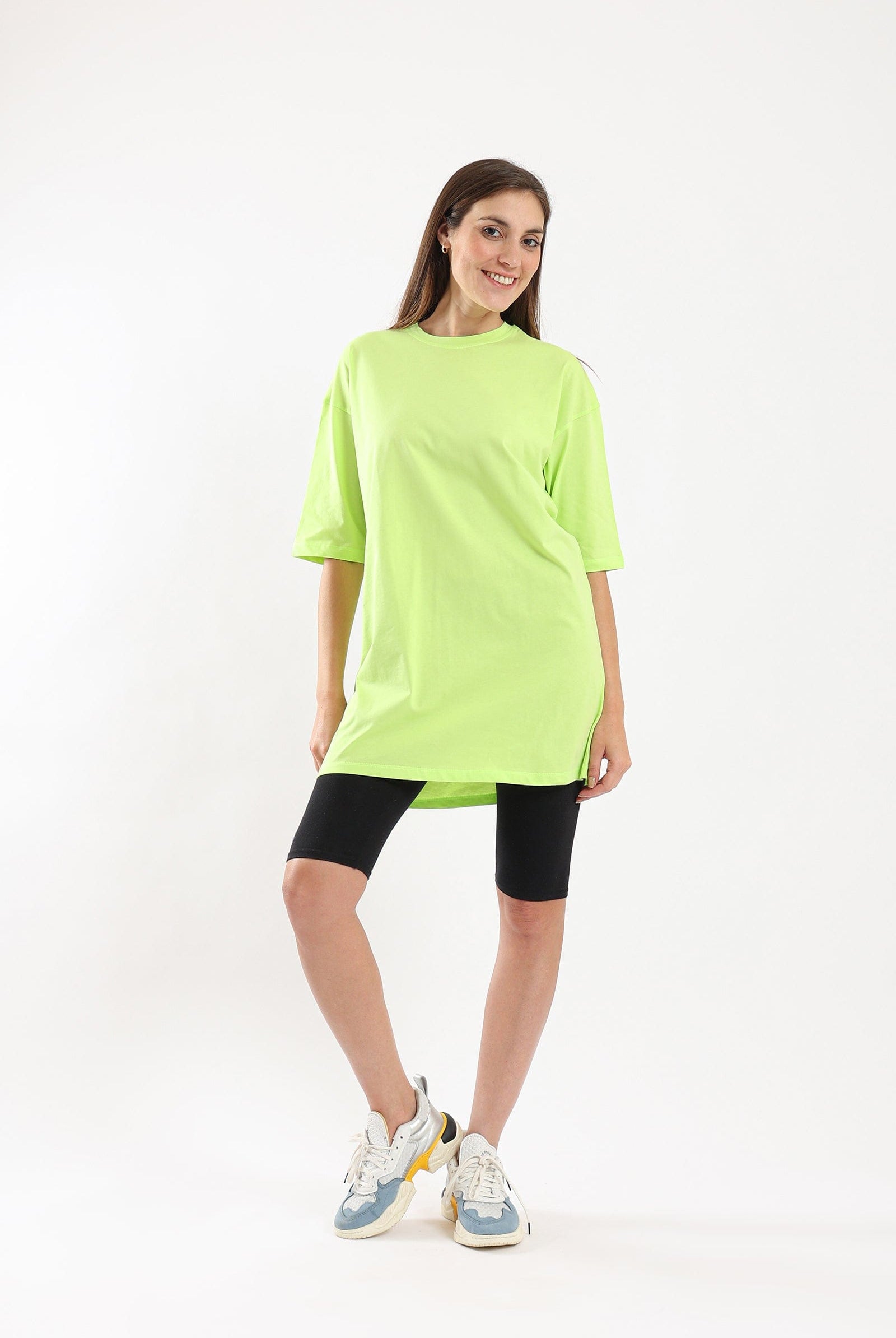 كارينا تي شيرت أوفر سايز بطبعة من الخلف