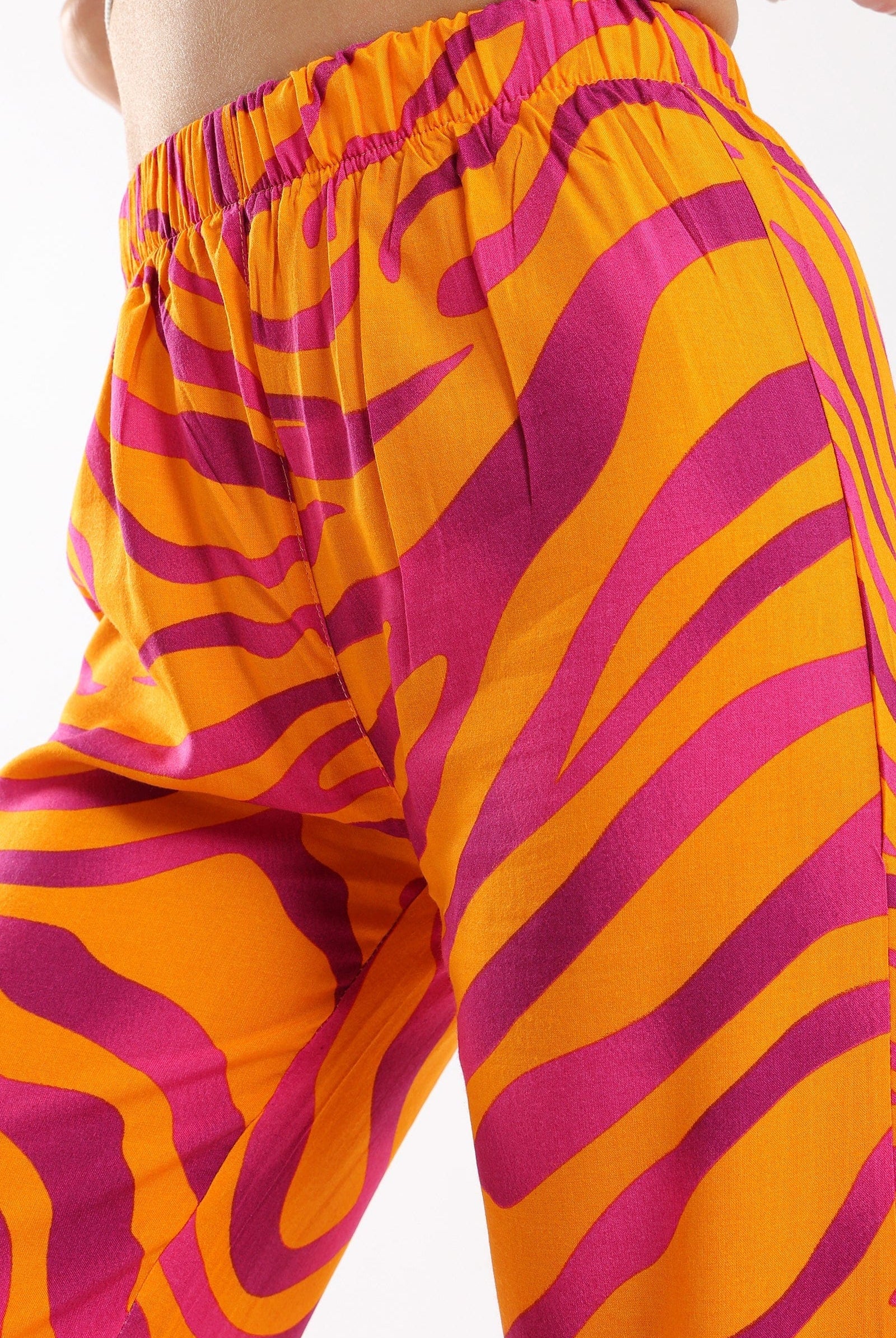 كارينا بنطال بنقشة زيبرا خصر مرتفع ملون