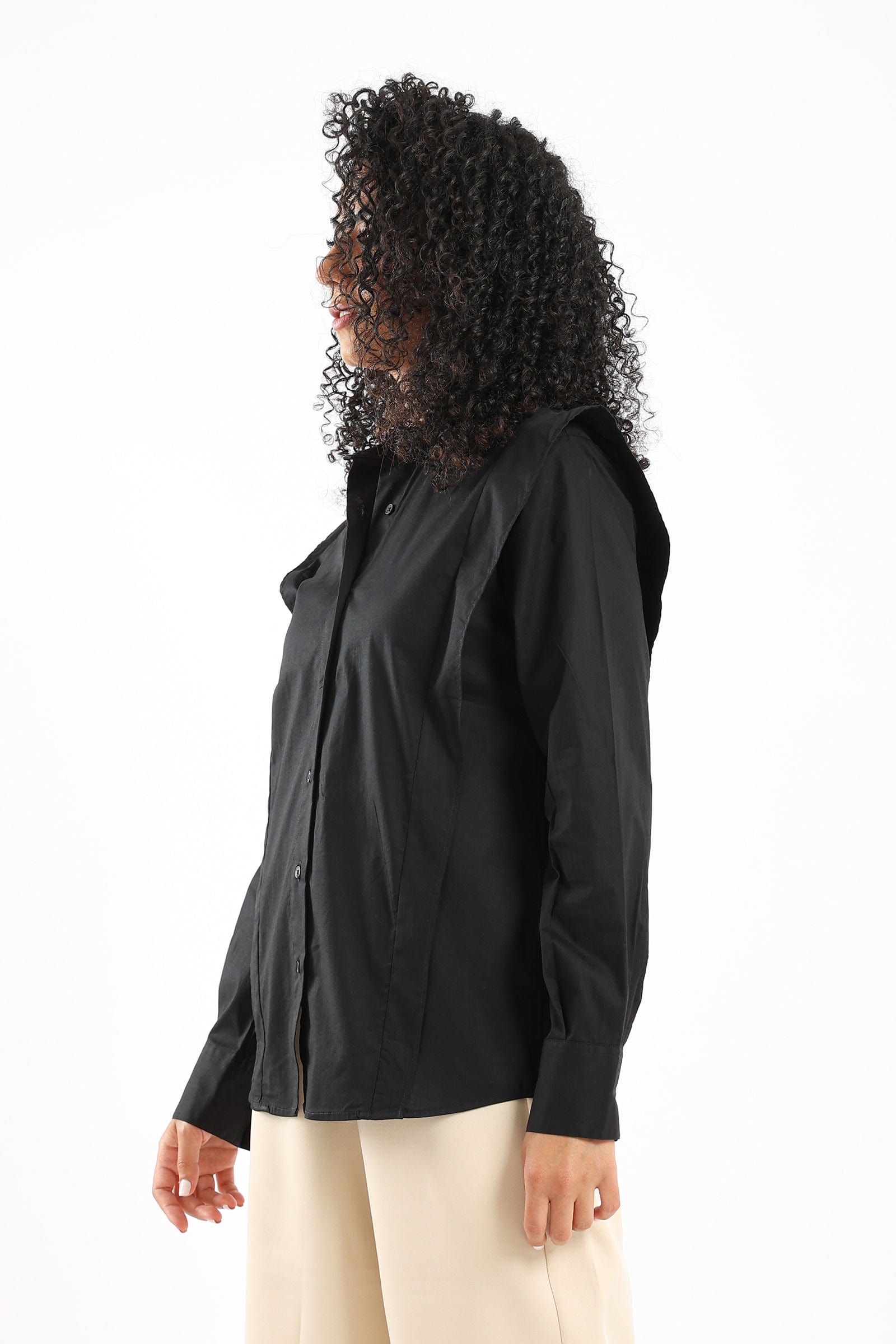 كارينا قميص سادة بأزرار أمامية كتف مدبب كم طويل