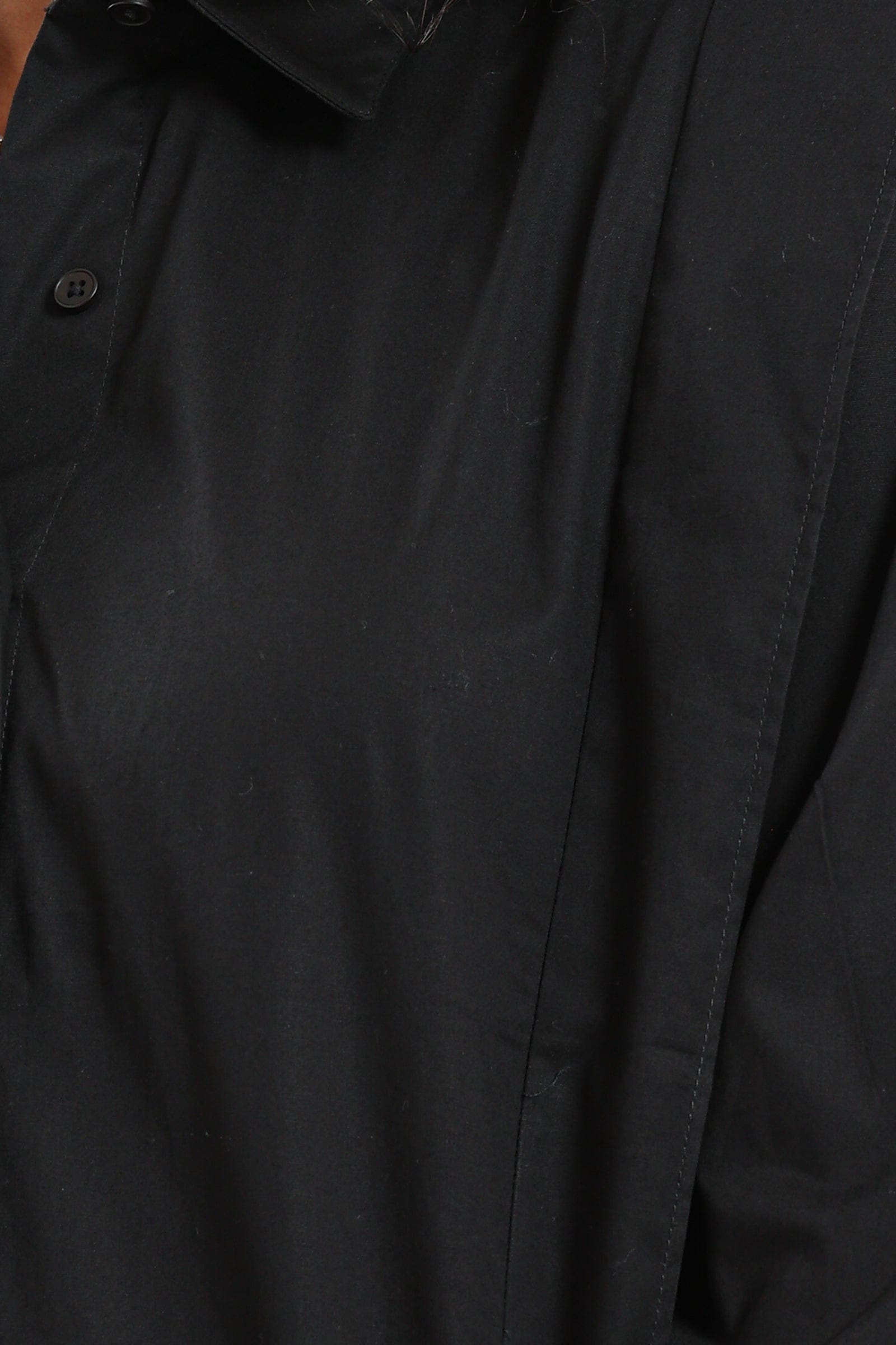 كارينا قميص سادة بأزرار أمامية كتف مدبب كم طويل