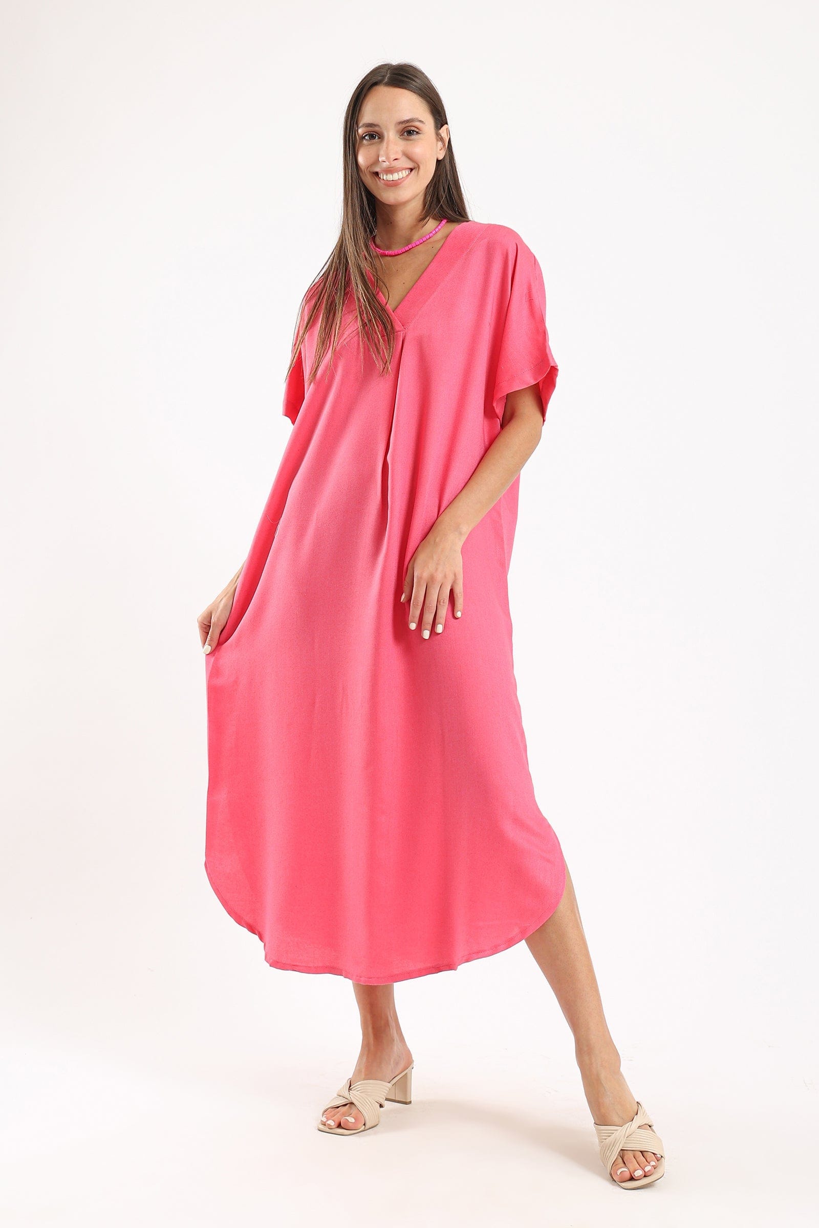 كارينا فستان صيفي طويل مريح بفتحة جانبية سادة