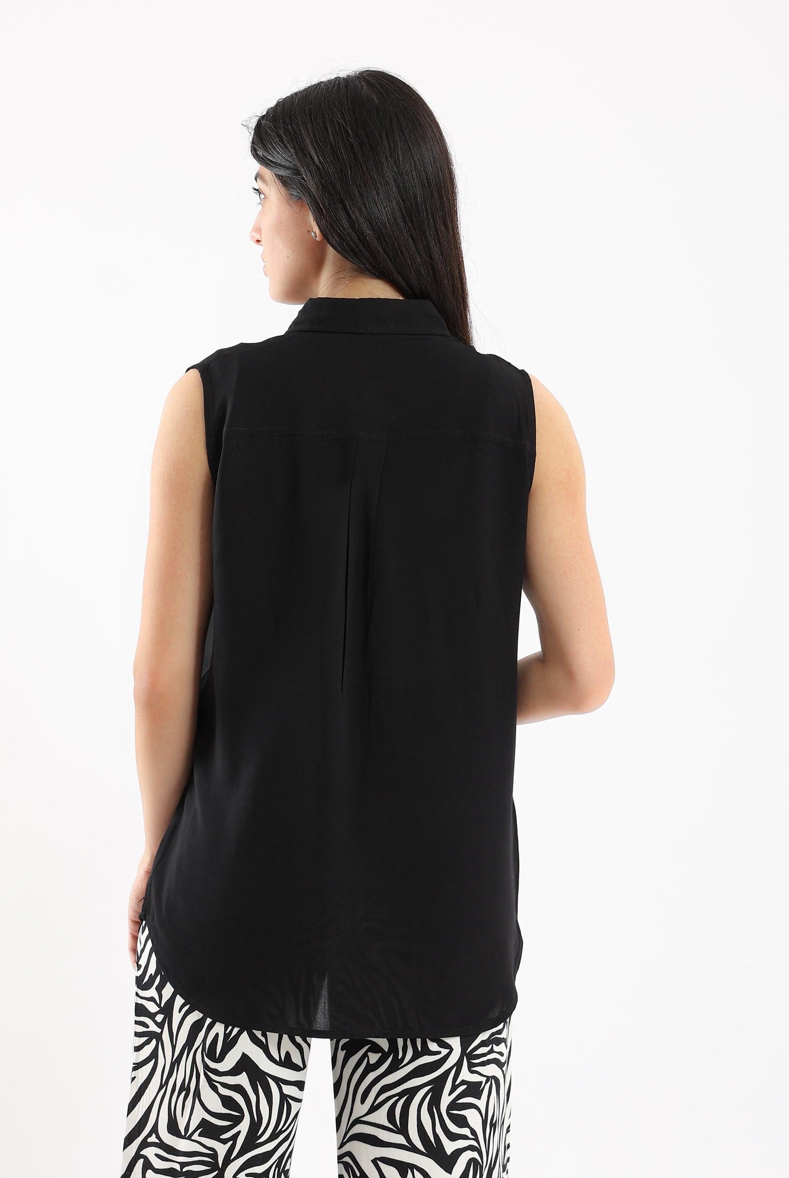 كارينا قميص سادة بأزرار أمامية وبياقة كت