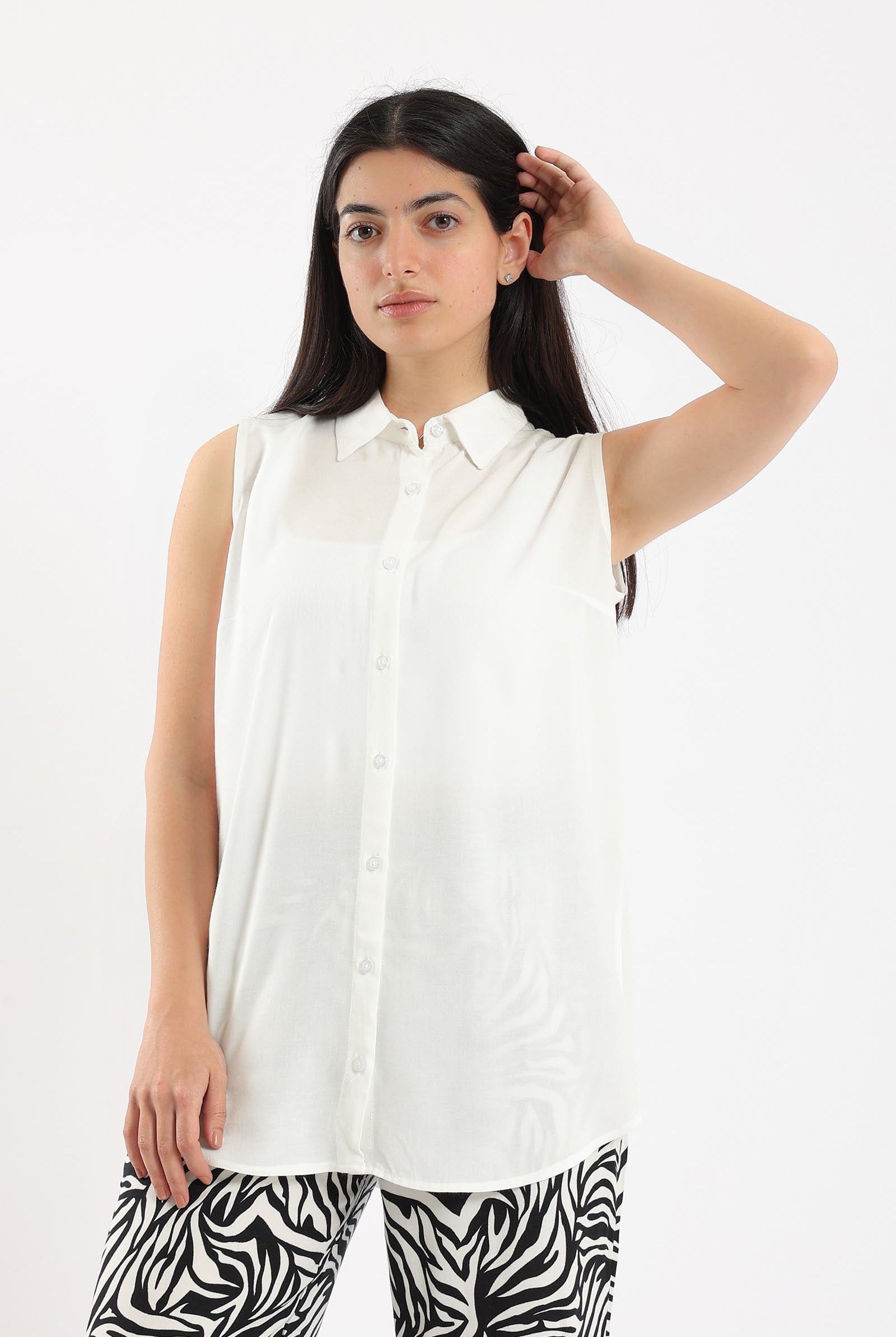 كارينا قميص سادة بأزرار أمامية وبياقة كت