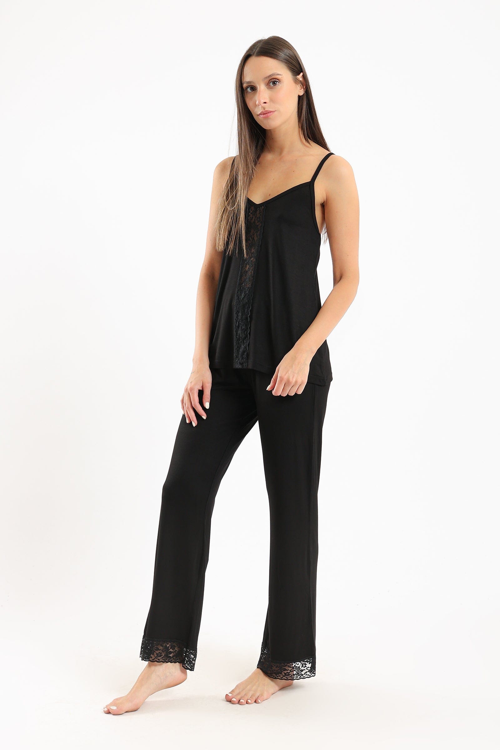 كارينا طقم بيجامة تيشيرت بدانتيل أمامي وبنطلون