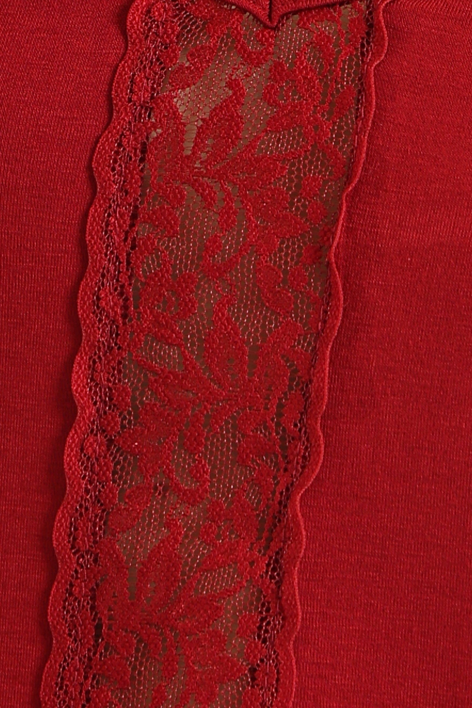 كارينا طقم بيجامة تيشيرت بدانتيل أمامي وبنطلون