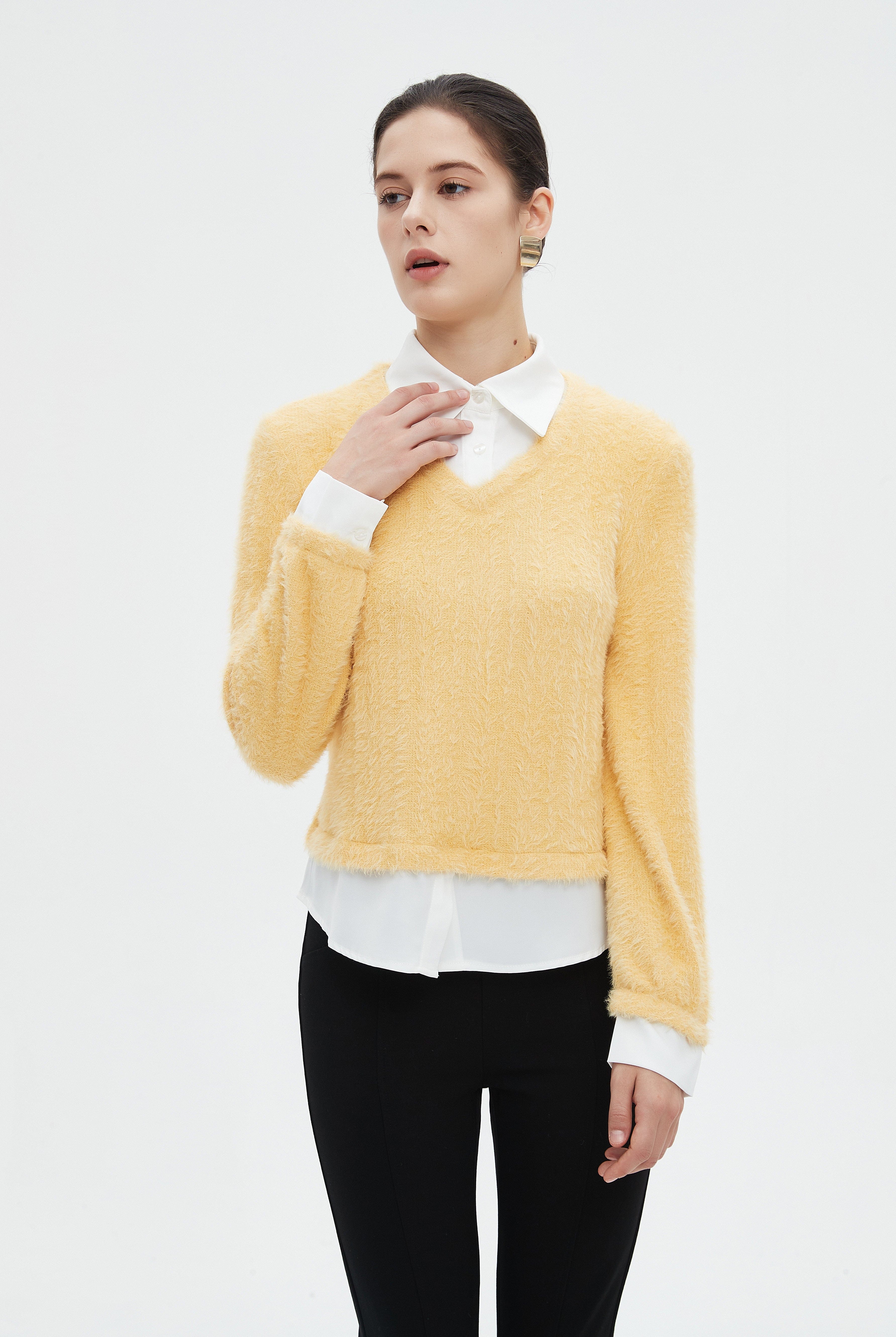 ميكا بلوزة نسائية شتوية ساده بكم طويل وفتحة على شكل V