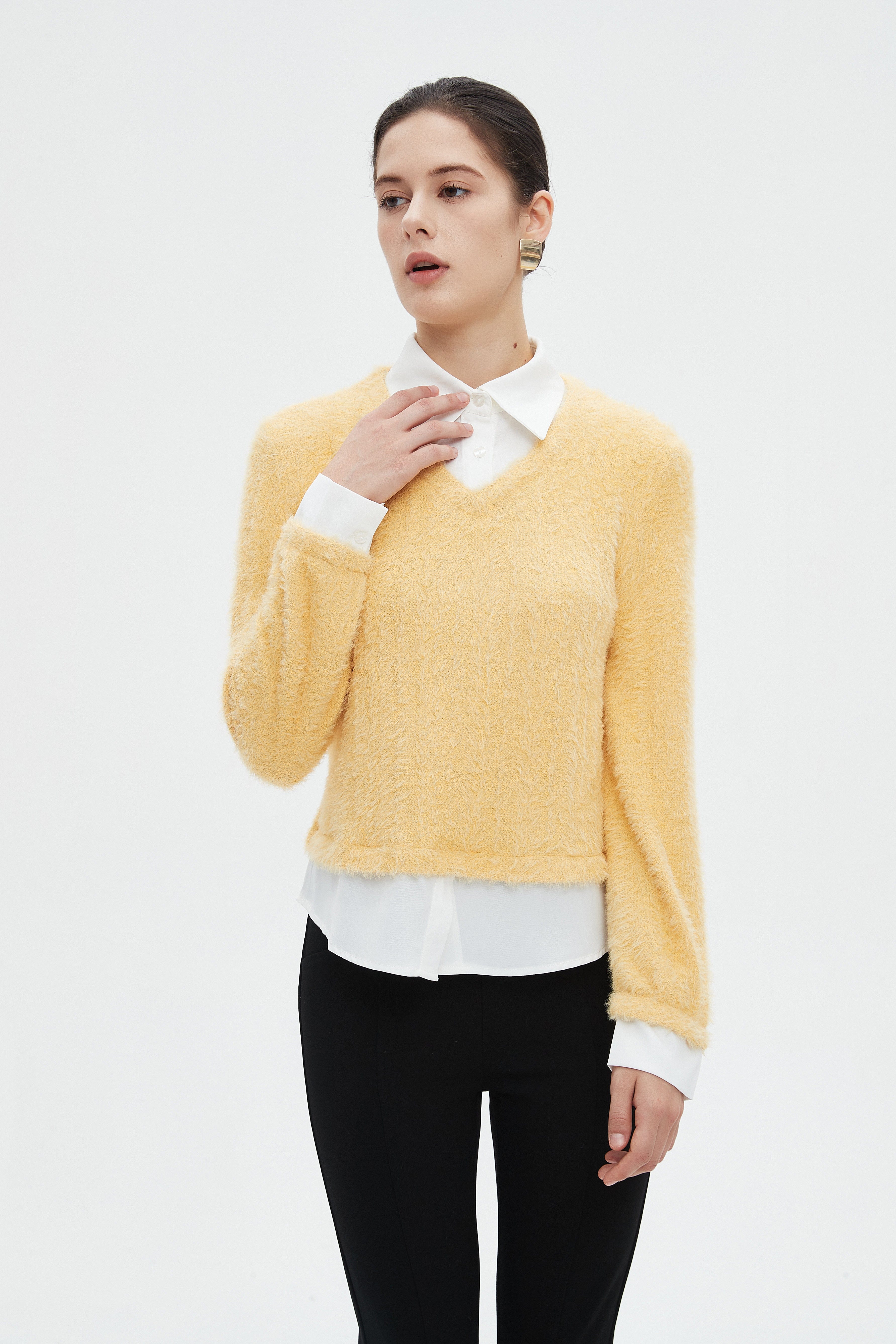 ميكا بلوزة نسائية شتوية ساده بكم طويل وفتحة على شكل V