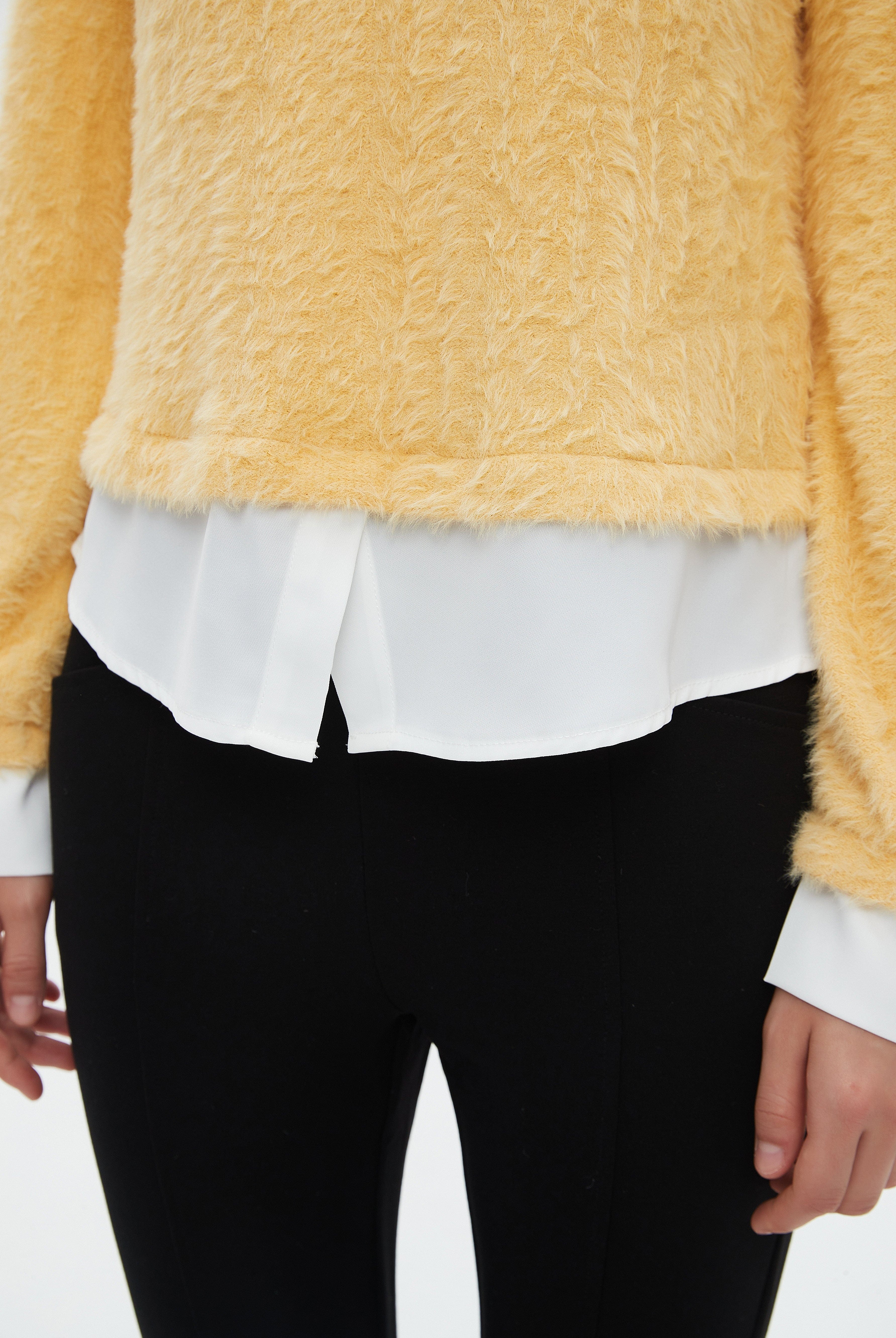 ميكا بلوزة نسائية شتوية ساده بكم طويل وفتحة على شكل V