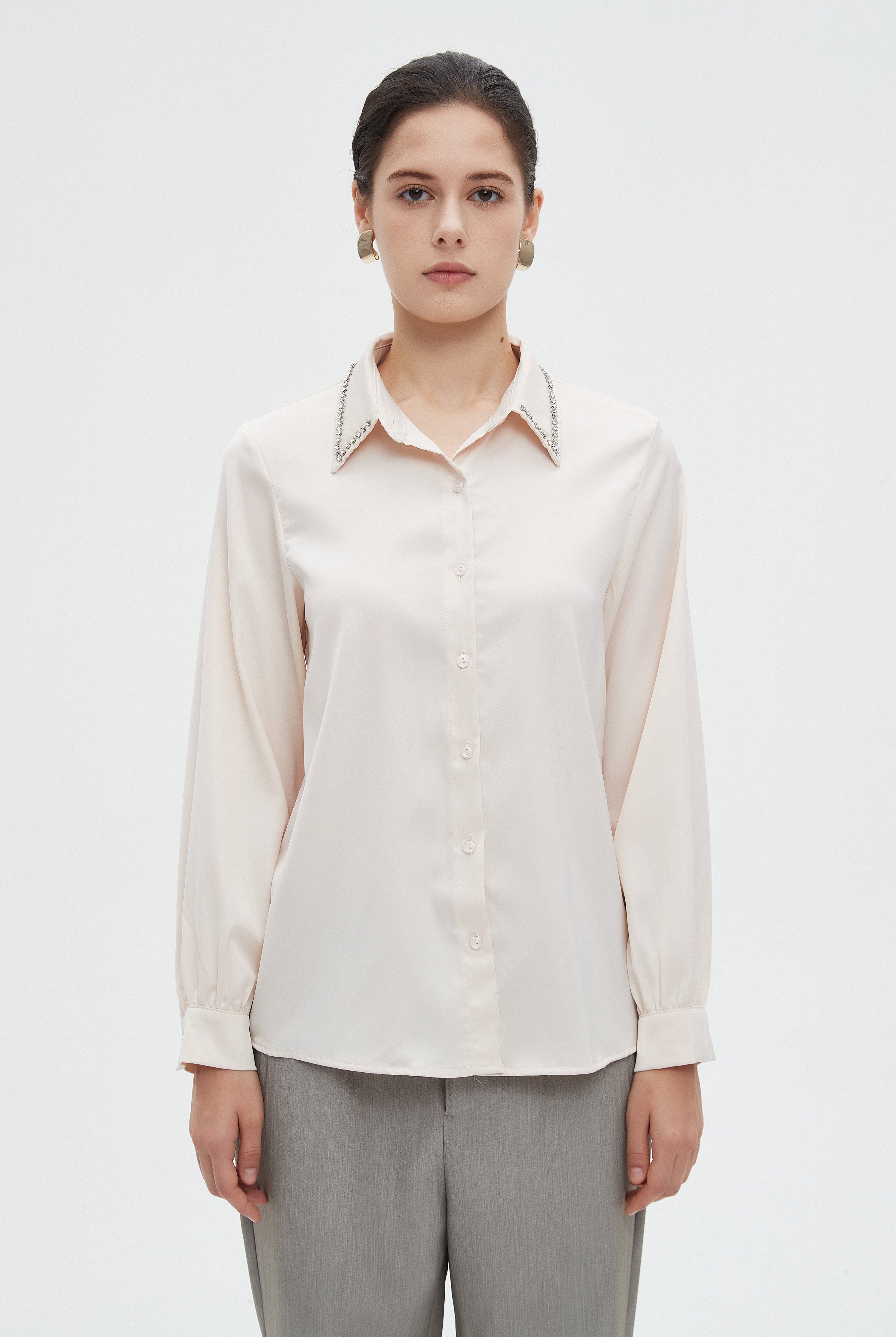 ميكا بلوزة نسائية بياقة مرصعة فصوص سادة بكم طويل وأزرار أمامية